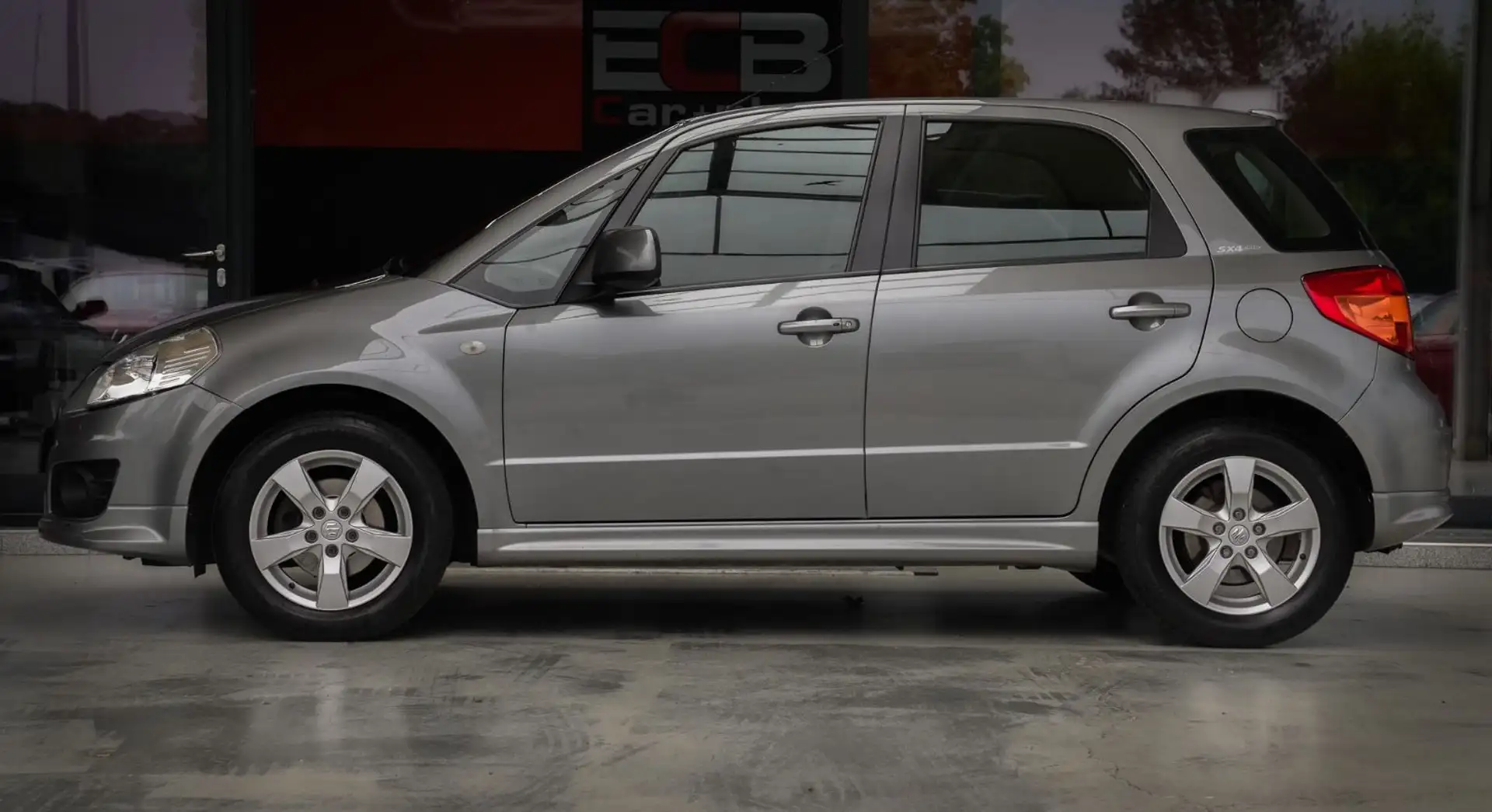 Suzuki SX4 *1.Hand/Klimaanlage/SHZ/AHK* Grau - 2