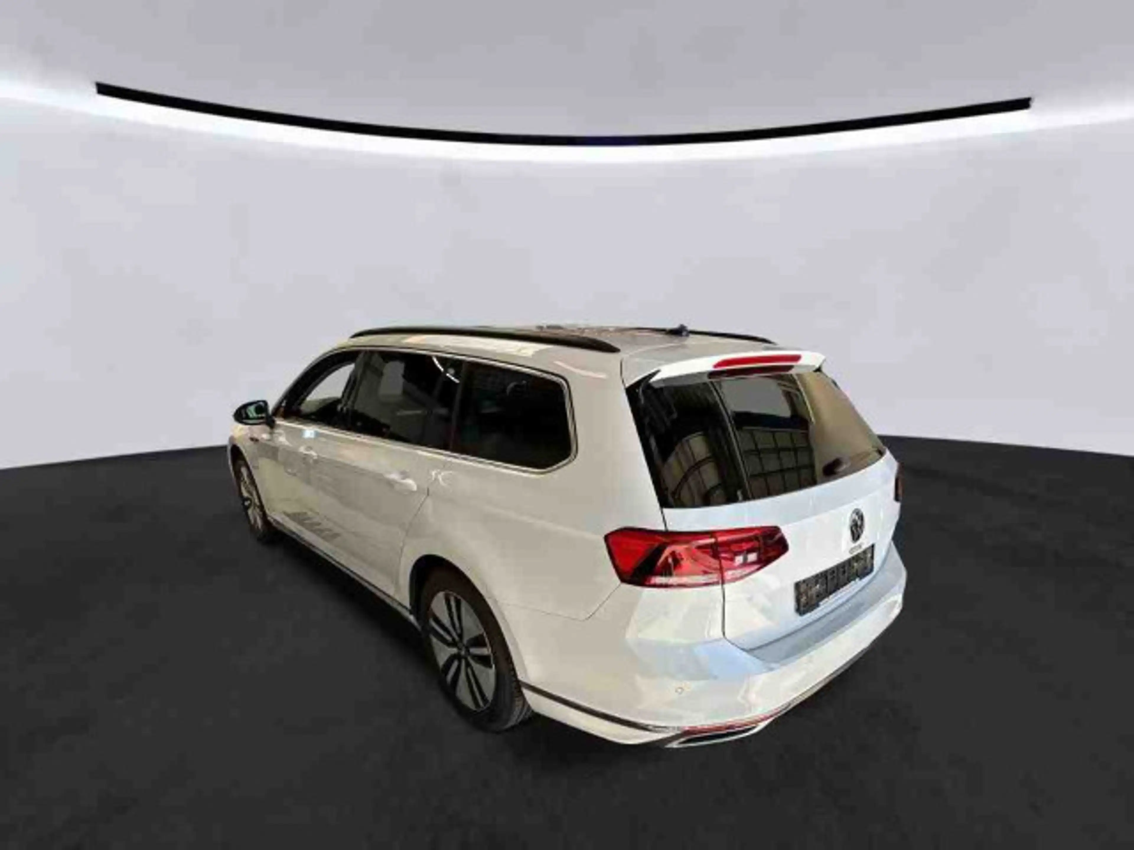 Volkswagen Passat Variant 1.4 lTSI eHybrid LED RFK ACC SHZ — photo 5