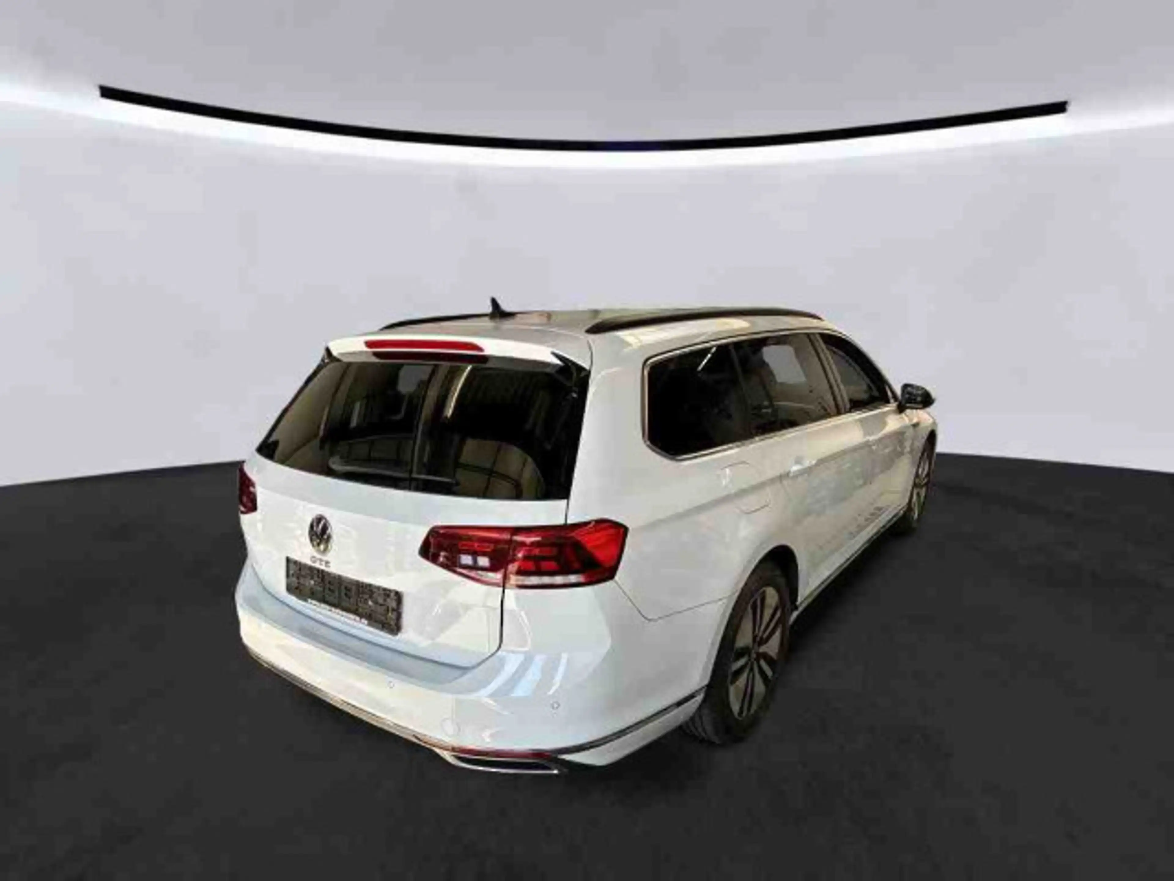 Volkswagen Passat Variant 1.4 lTSI eHybrid LED RFK ACC SHZ — photo 4