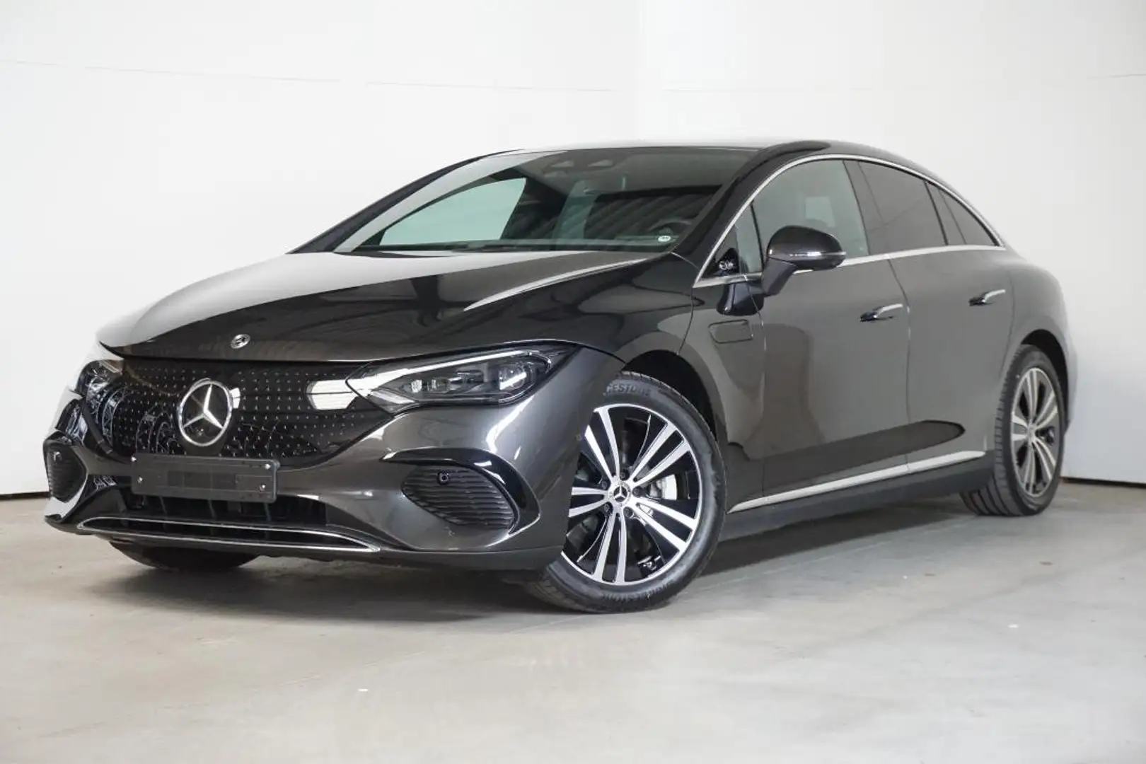 Mercedes-Benz EQE 350 AIRMATIC - TREKHAAK - PREMIUM PAKKET Grijs - 1