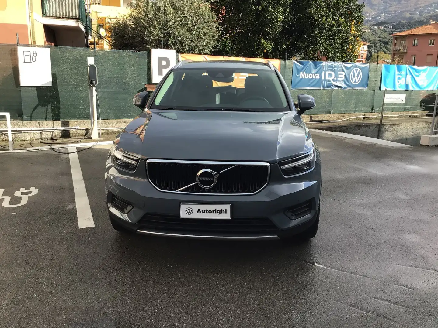 Volvo XC40 XC40 T2 Momentum Blu/Azzurro - 2