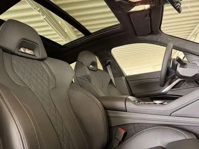 BMW X6 xDrive40d M-Sportpaket Pro / AHK Ansicht 9