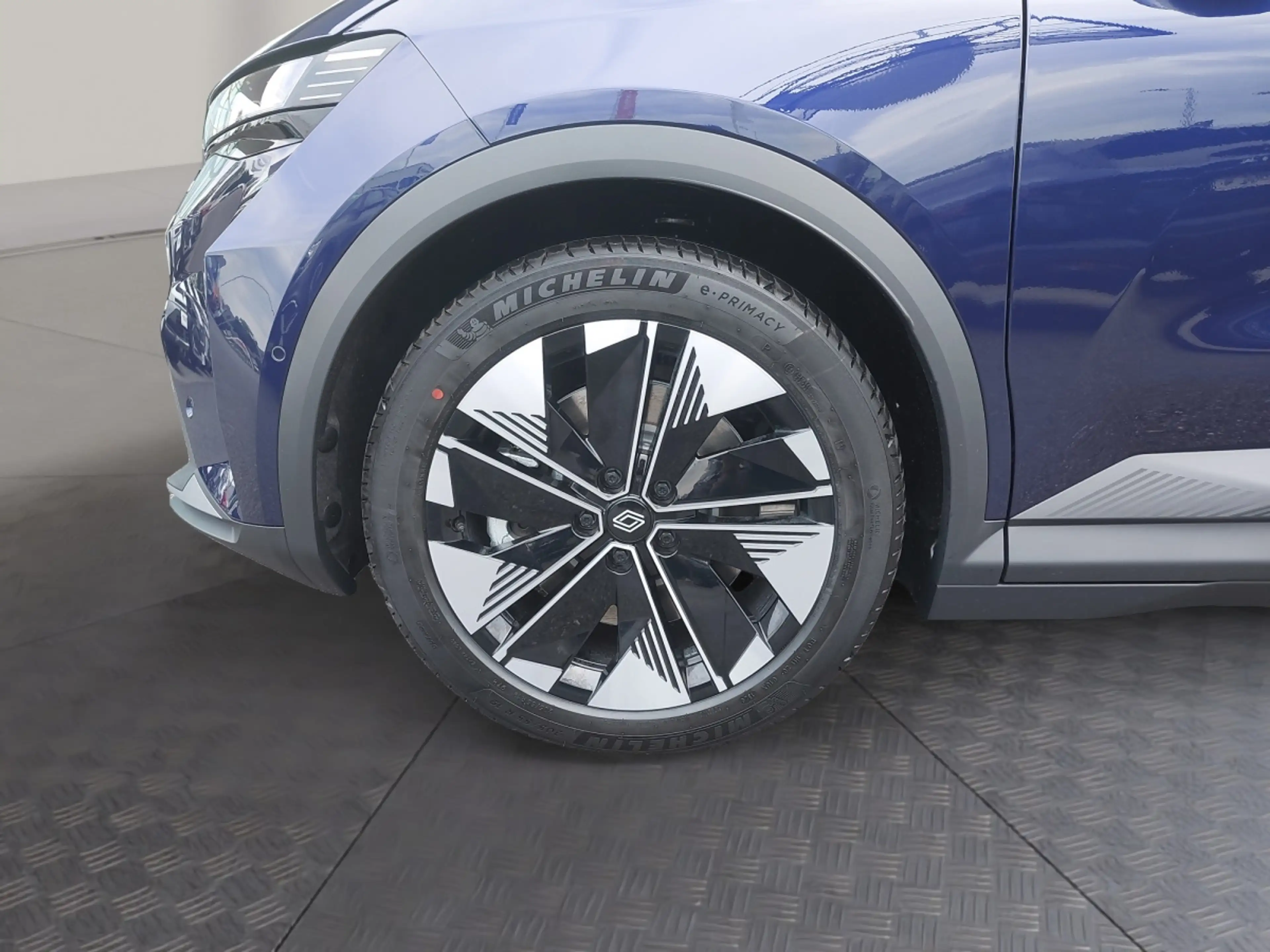 Renault Scenic E-TECH ELECTRIC Techno 220 PS long range — photo 14