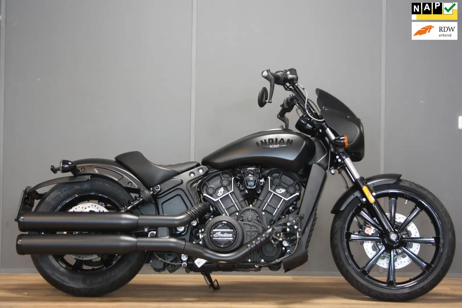 Indian Scout Chopper 69 Rogue , 1e eigenaar , 24 maanden garant Zwart - 1