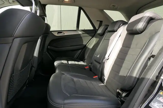 Mercedes-Benz M-Class view 11