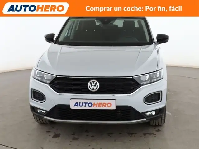 Volkswagen T-Roc view 9