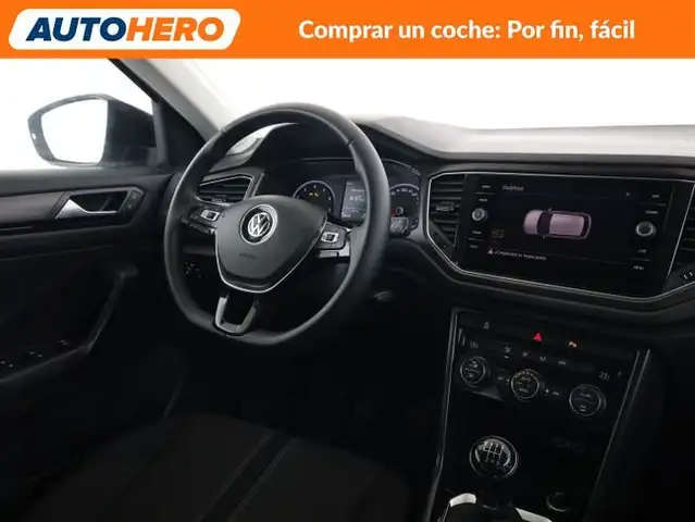 Volkswagen T-Roc view 14