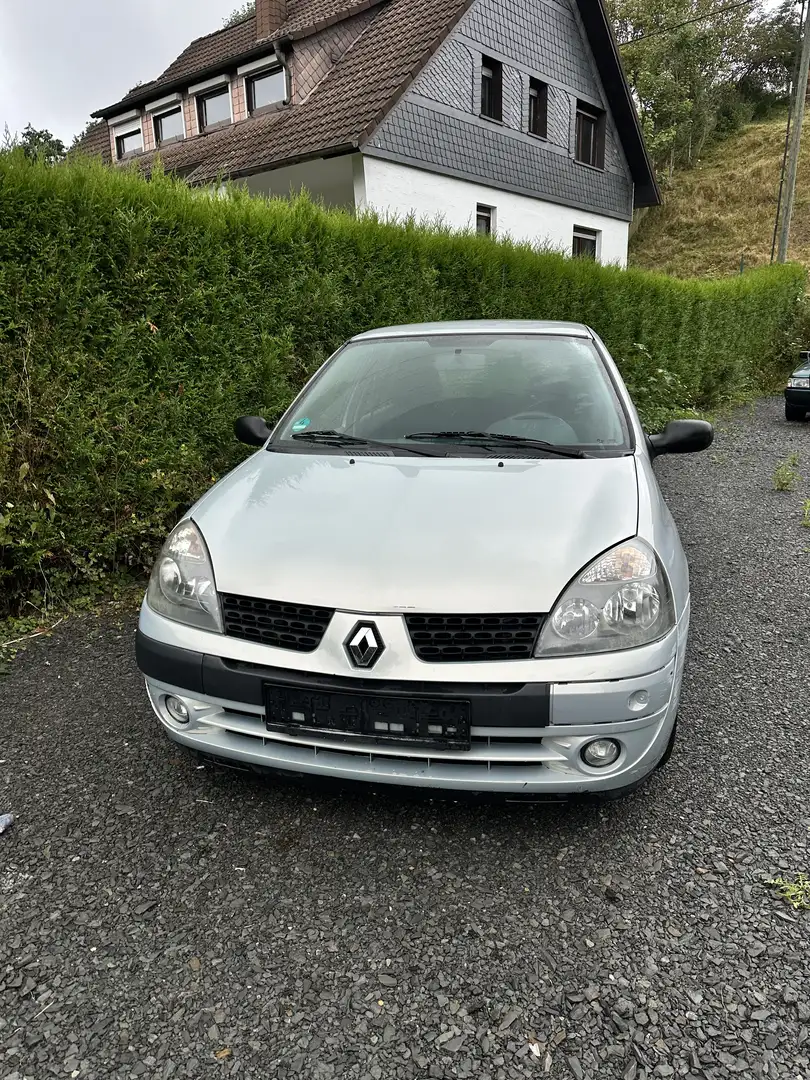 Renault Clio 1.4 16V Initiale Limited - 1