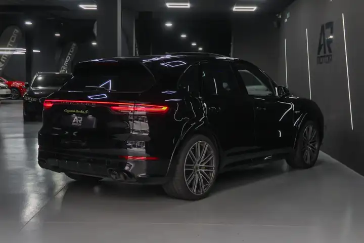 Porsche Cayenne Coupé Turbo S E-Hybrid 4.0 2021, foto 8