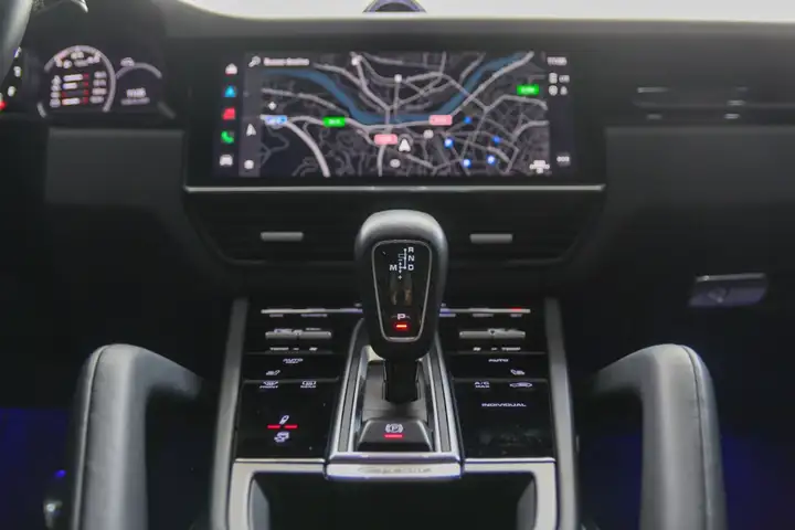 Porsche Cayenne Coupé Turbo S E-Hybrid 4.0 2021, foto 21