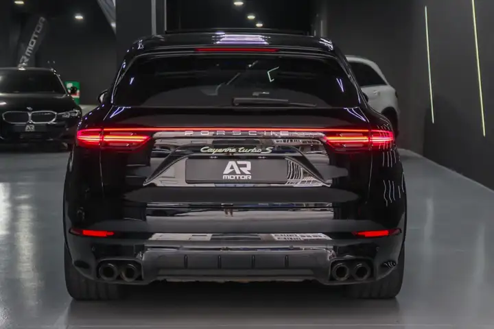 Porsche Cayenne Coupé Turbo S E-Hybrid 4.0 2021, foto 9