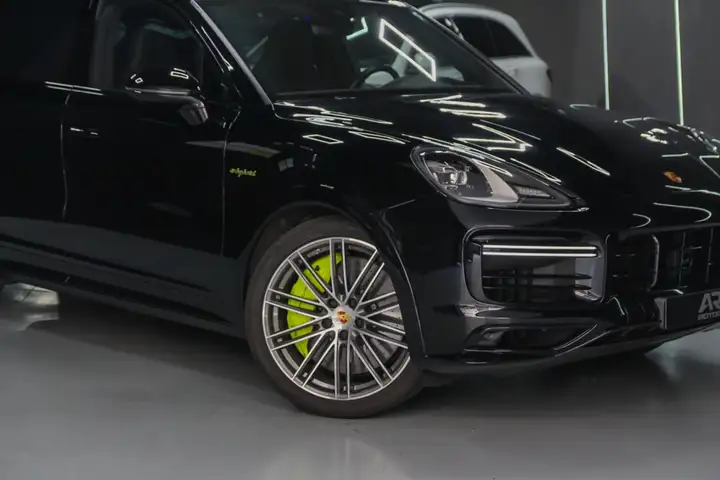 Porsche Cayenne Coupé Turbo S E-Hybrid 4.0 2021, foto 3