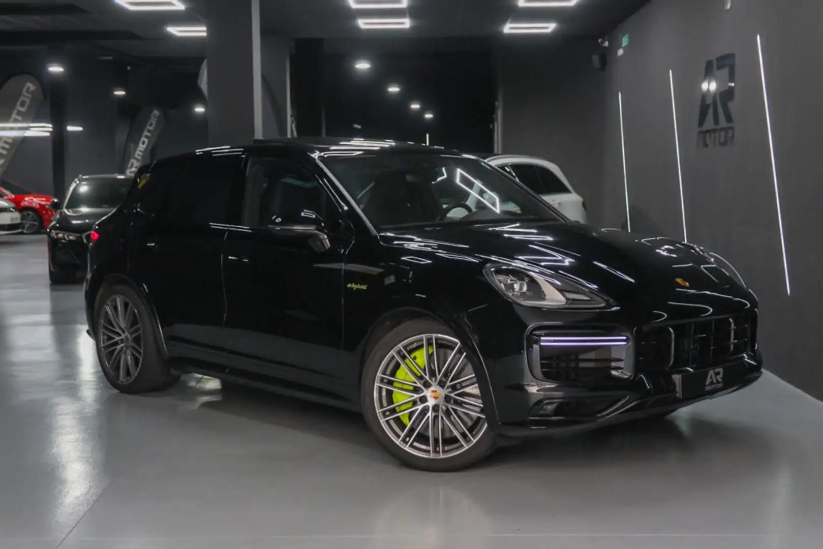 Porsche Cayenne Turbo S E-Hybrid Coupé Aut. Negro - 2