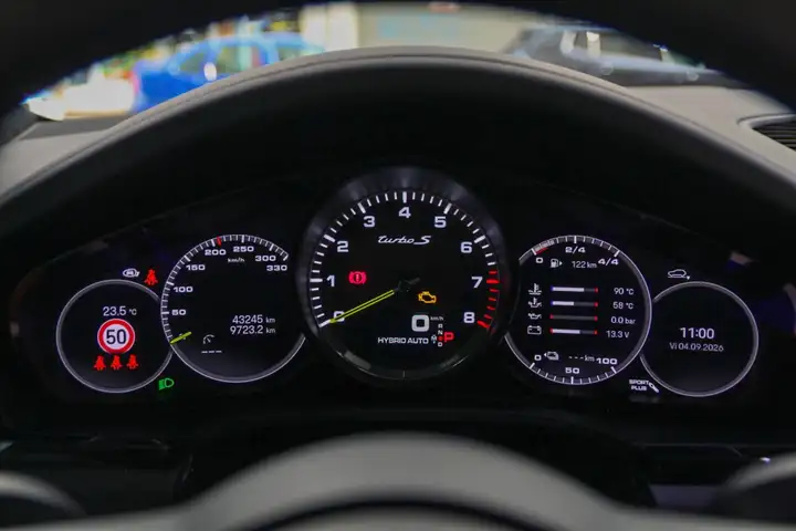 Porsche Cayenne Coupé Turbo S E-Hybrid 4.0 2021, foto 19