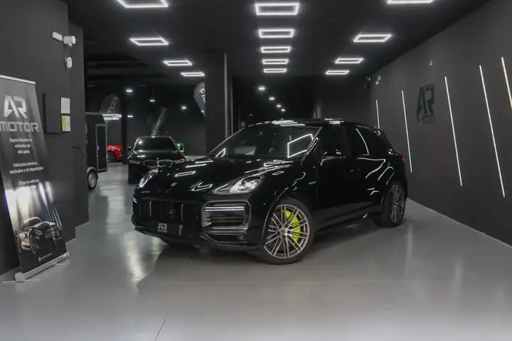 Porsche Cayenne Coupé Turbo S E-Hybrid 4.0 2021, foto 6