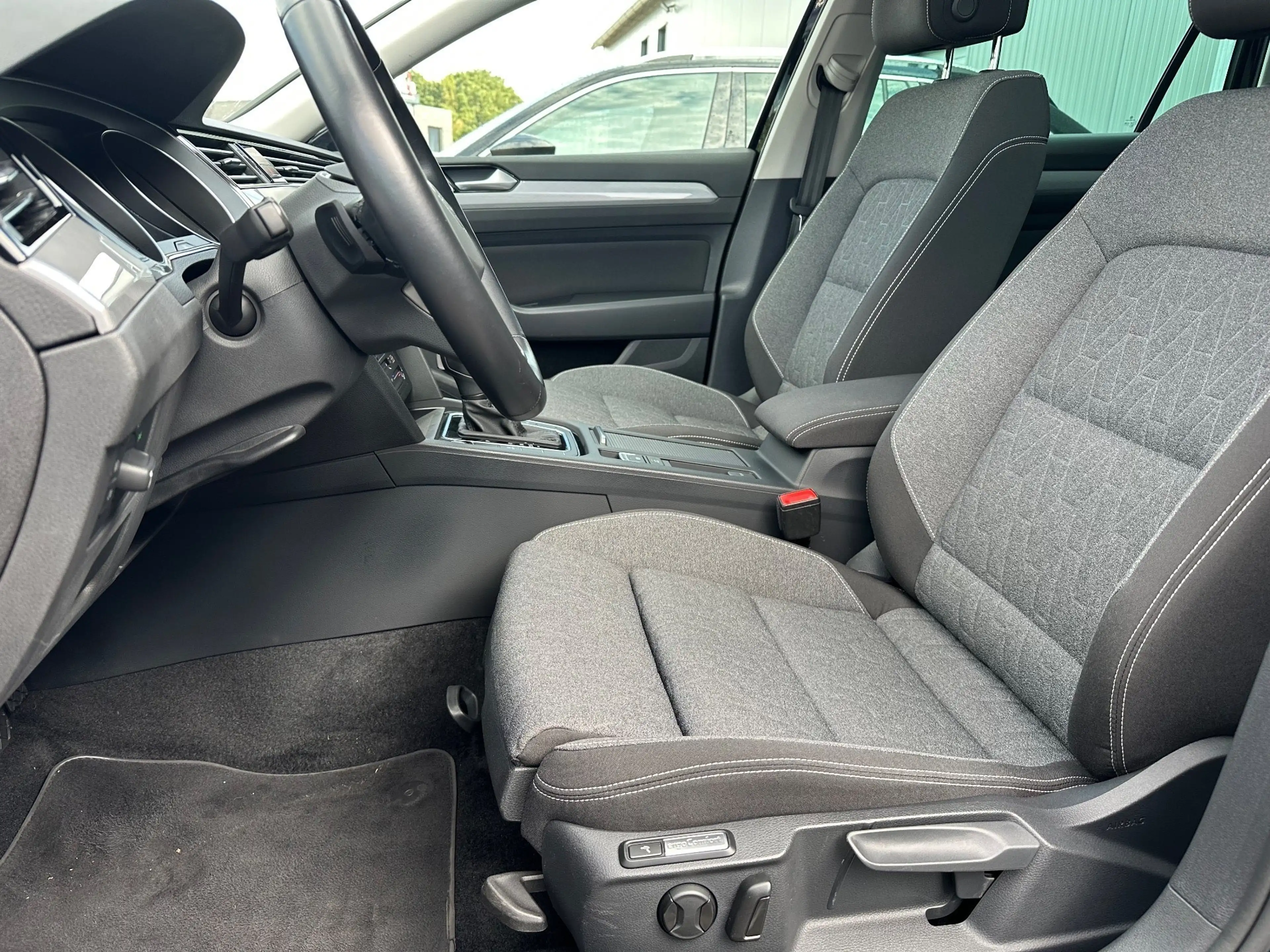 Volkswagen Passat Variant 2.0 TDI DSG Business NAV+LED+PANO+AHK+ACC+KAMERA — photo 12