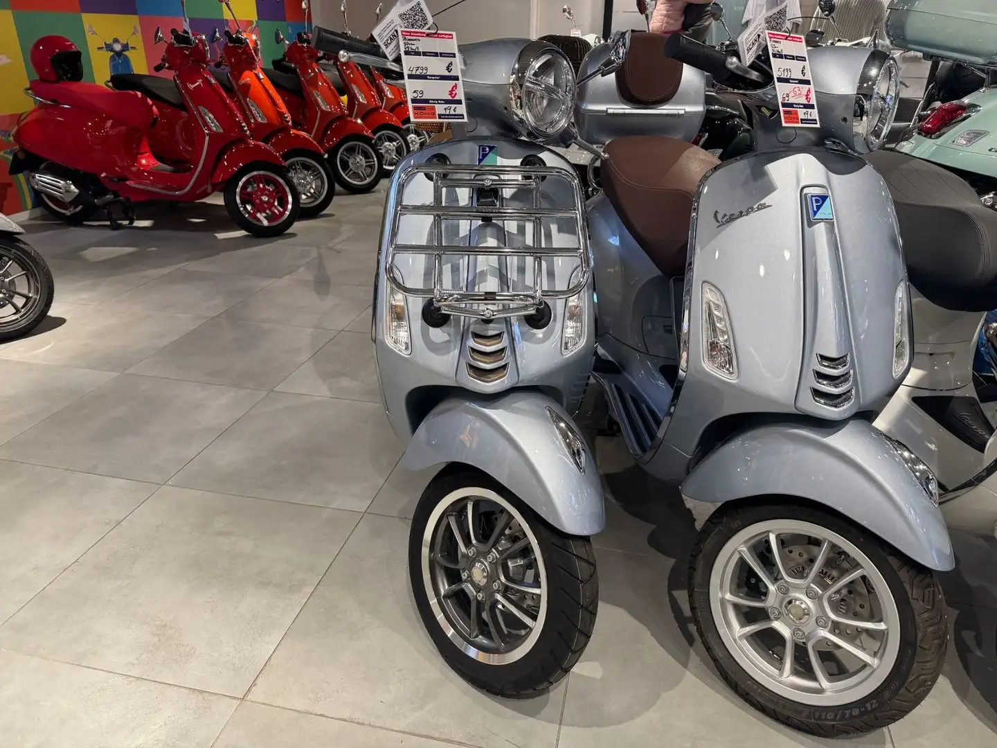Vespa Primavera GRIGIO Grau - 1