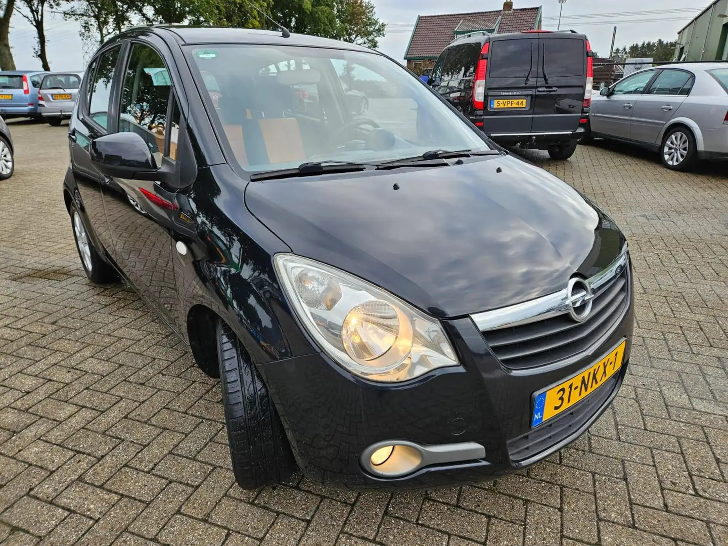 Opel Agila 1.0 Edition LPG 2010. Airco/Lichtmetaal/CV op afst Schwarz - 2