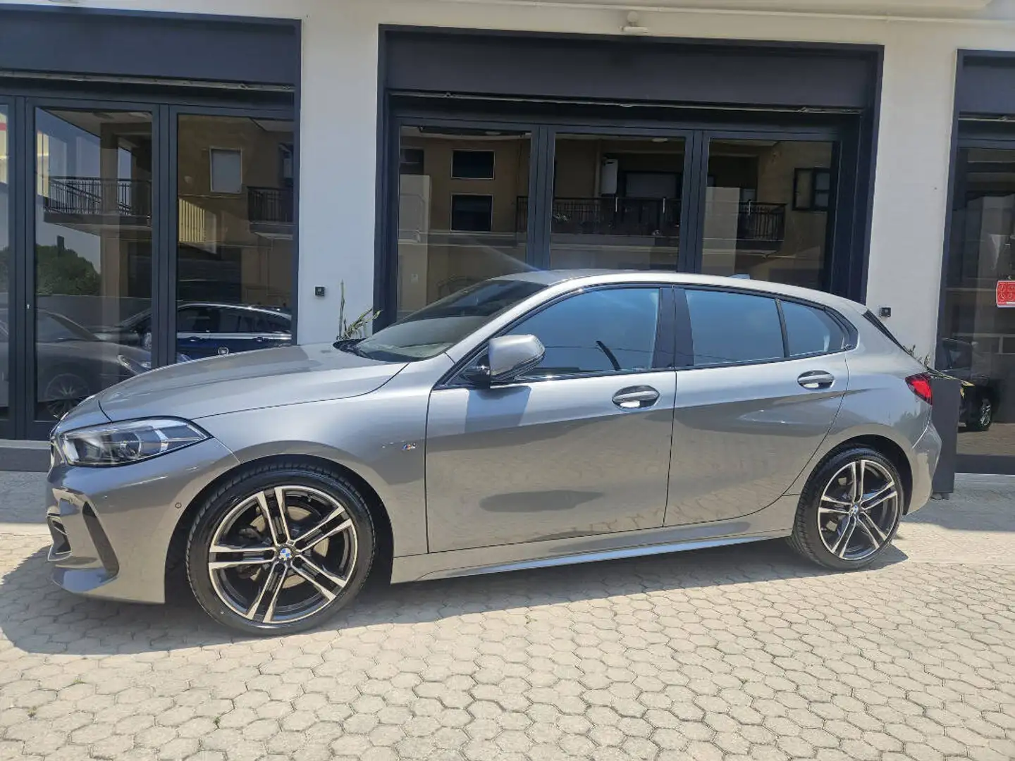 BMW 118 118i Msport 136cv auto Grey - 1