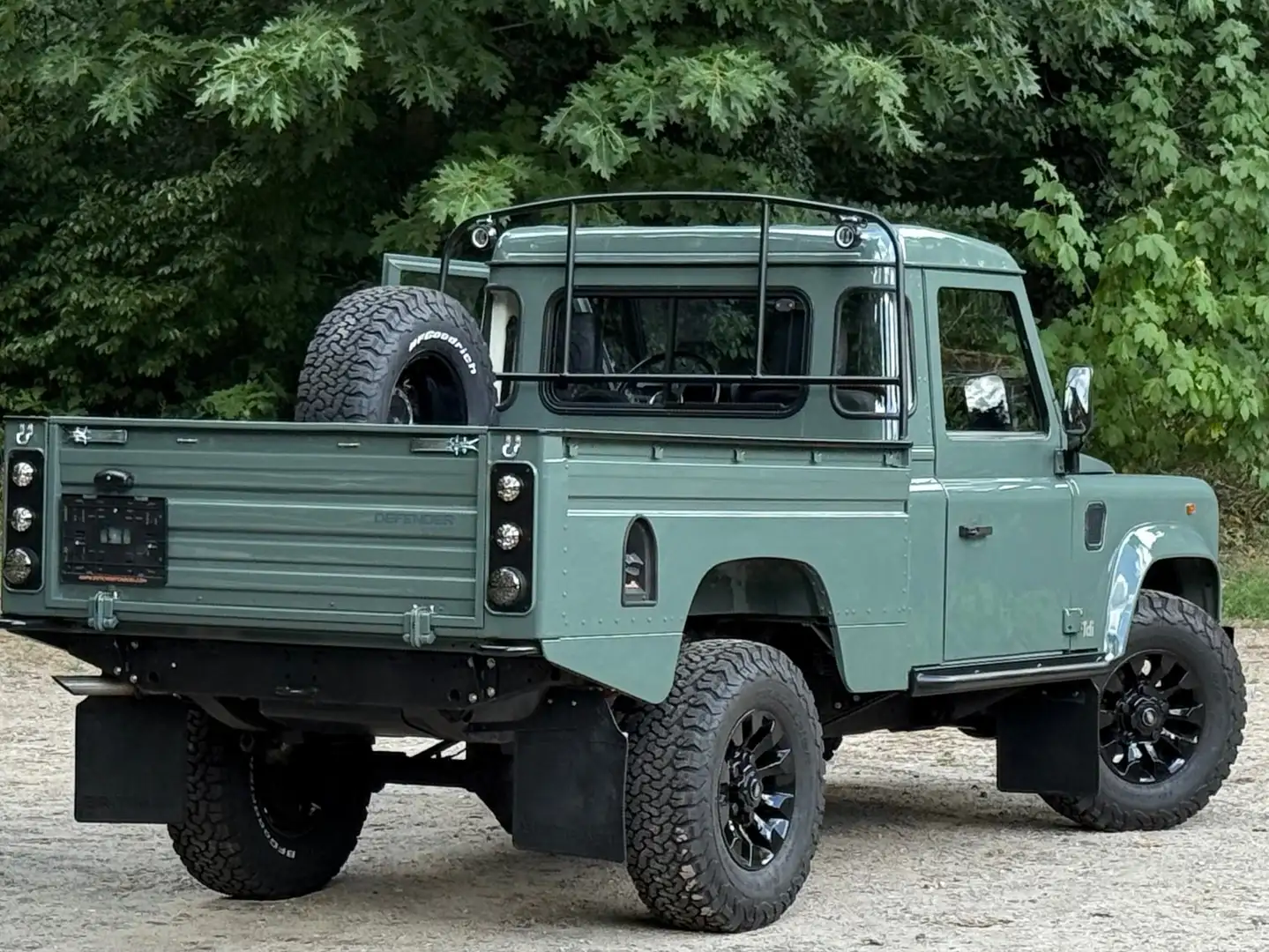 Land Rover Defender 110 Hi-Cap Vert - 2