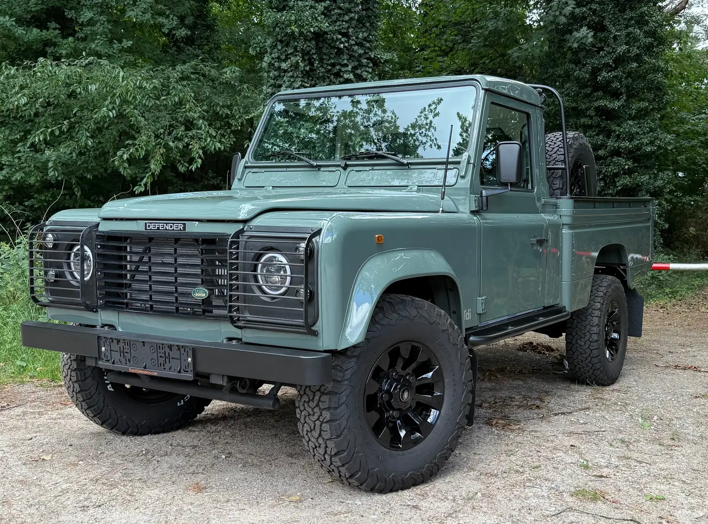 Land Rover Defender 110 Hi-Cap Vert - 1