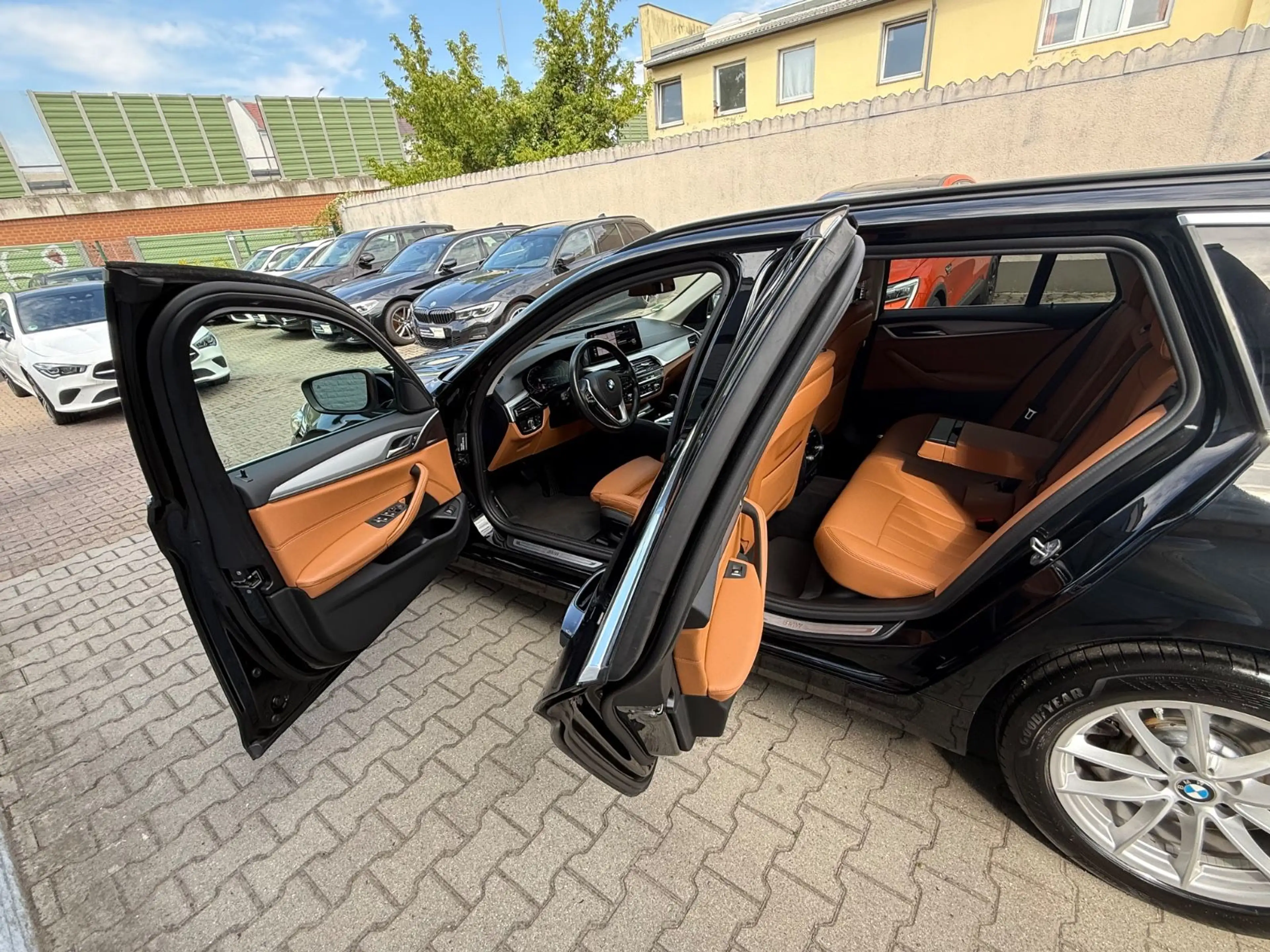 BMW 530 d xDrive Touring Head Up 1. Hand LEDER — photo 10
