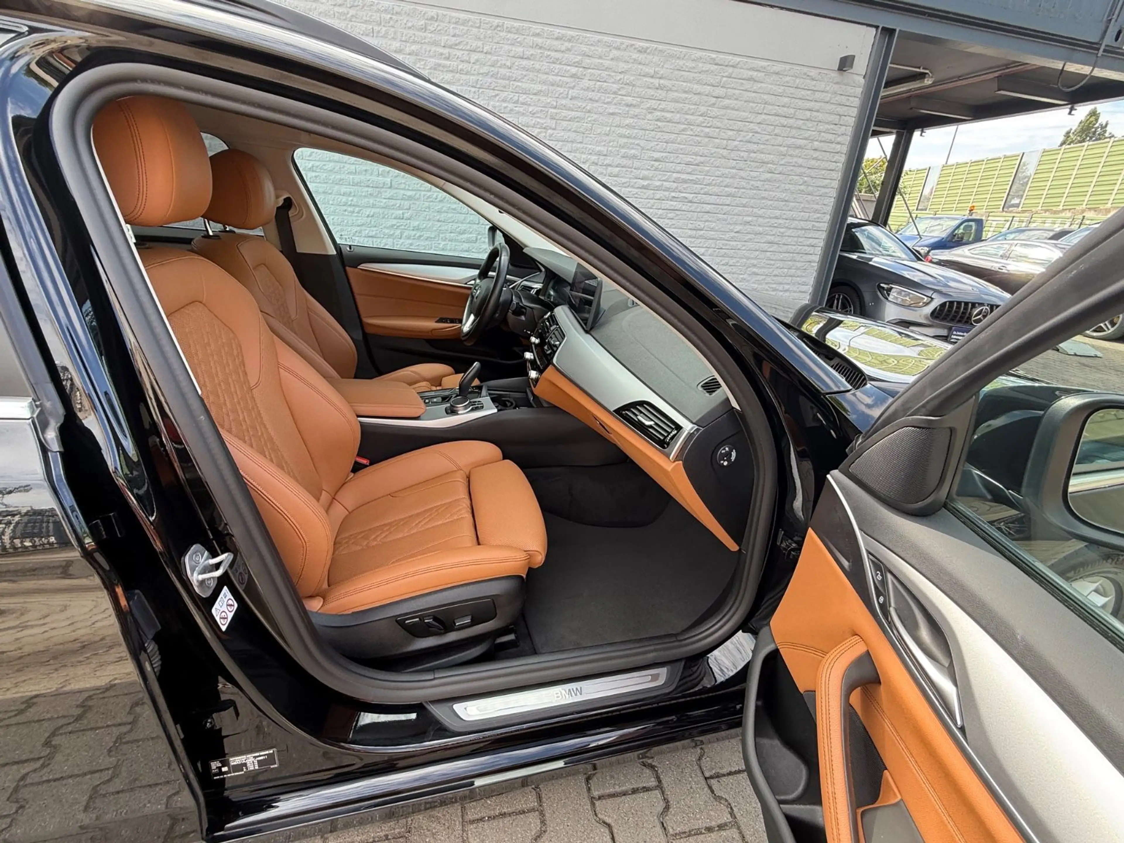 BMW 530 d xDrive Touring Head Up 1. Hand LEDER — photo 13