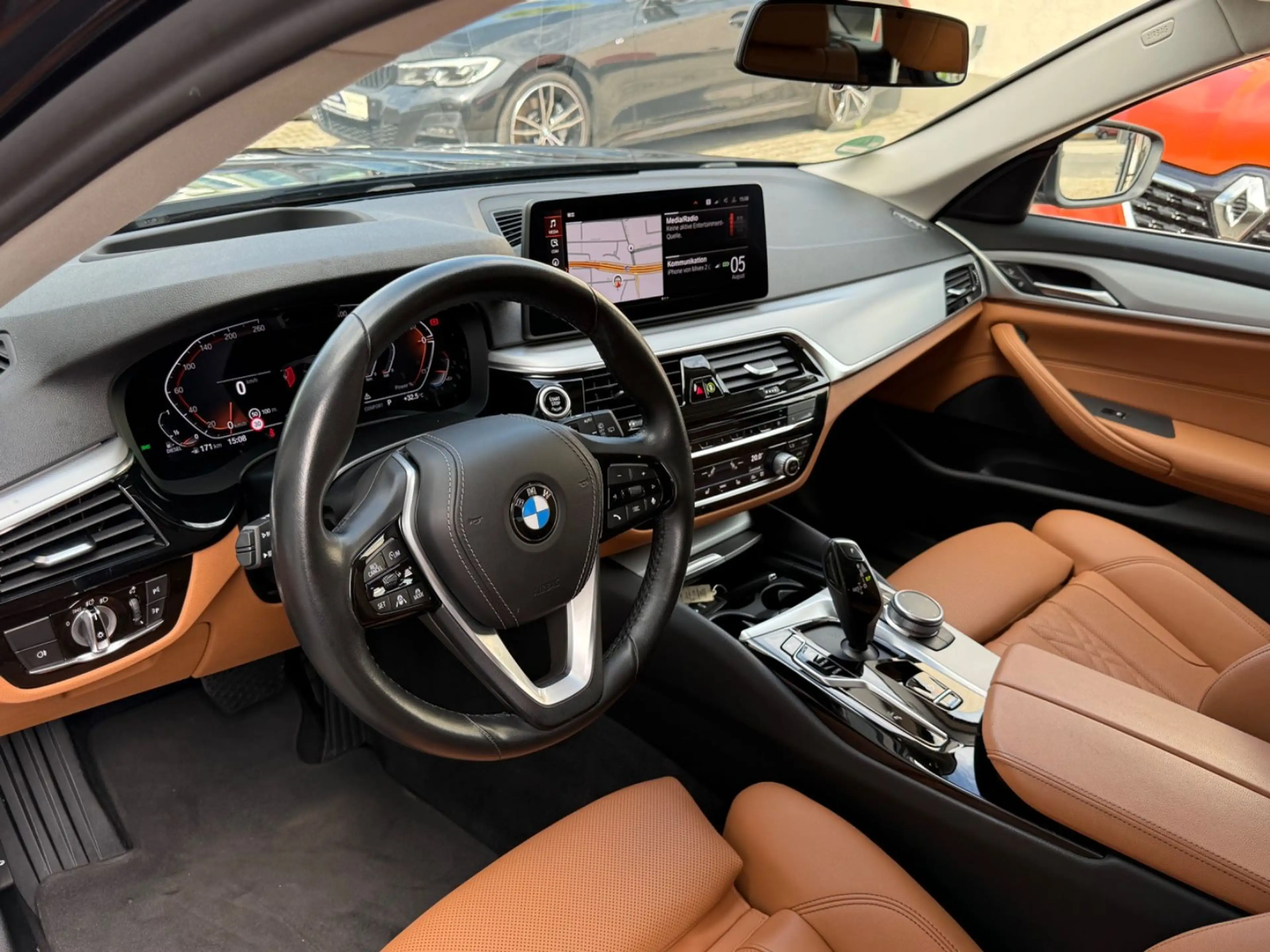 BMW 530 d xDrive Touring Head Up 1. Hand LEDER — photo 14