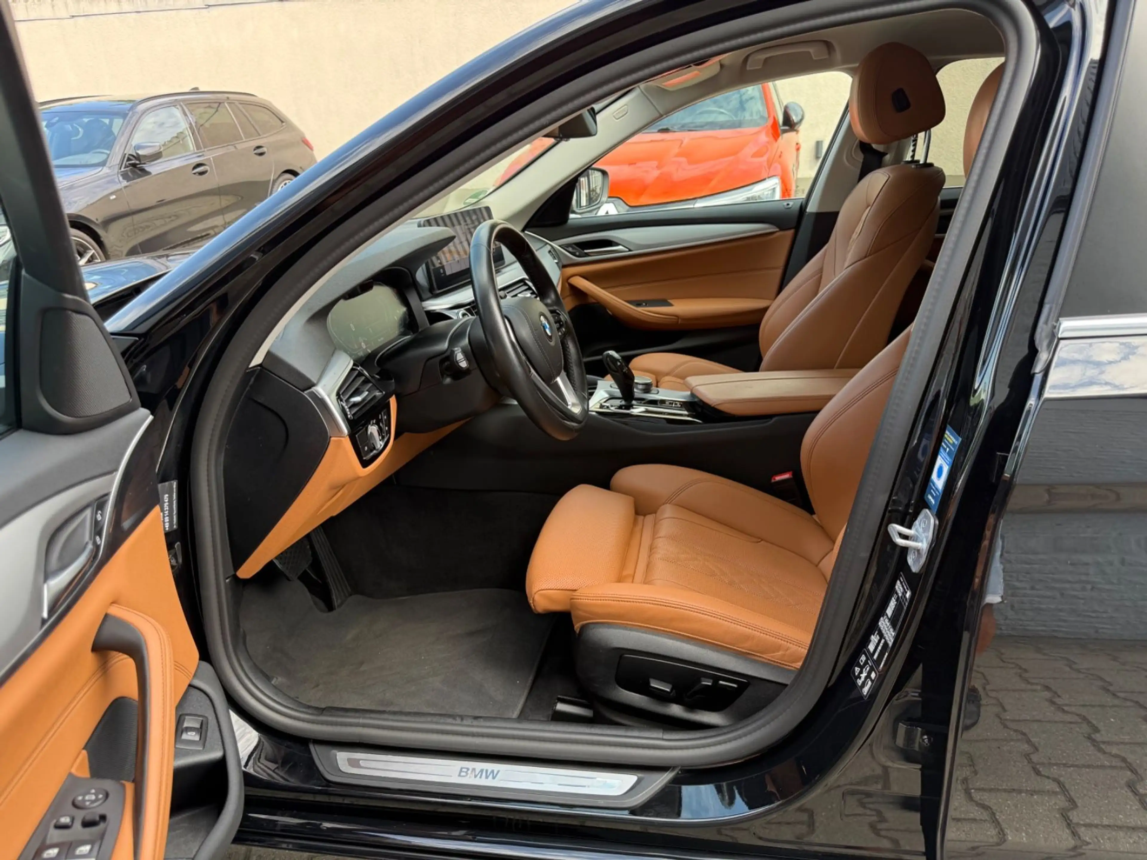 BMW 530 d xDrive Touring Head Up 1. Hand LEDER — photo 7