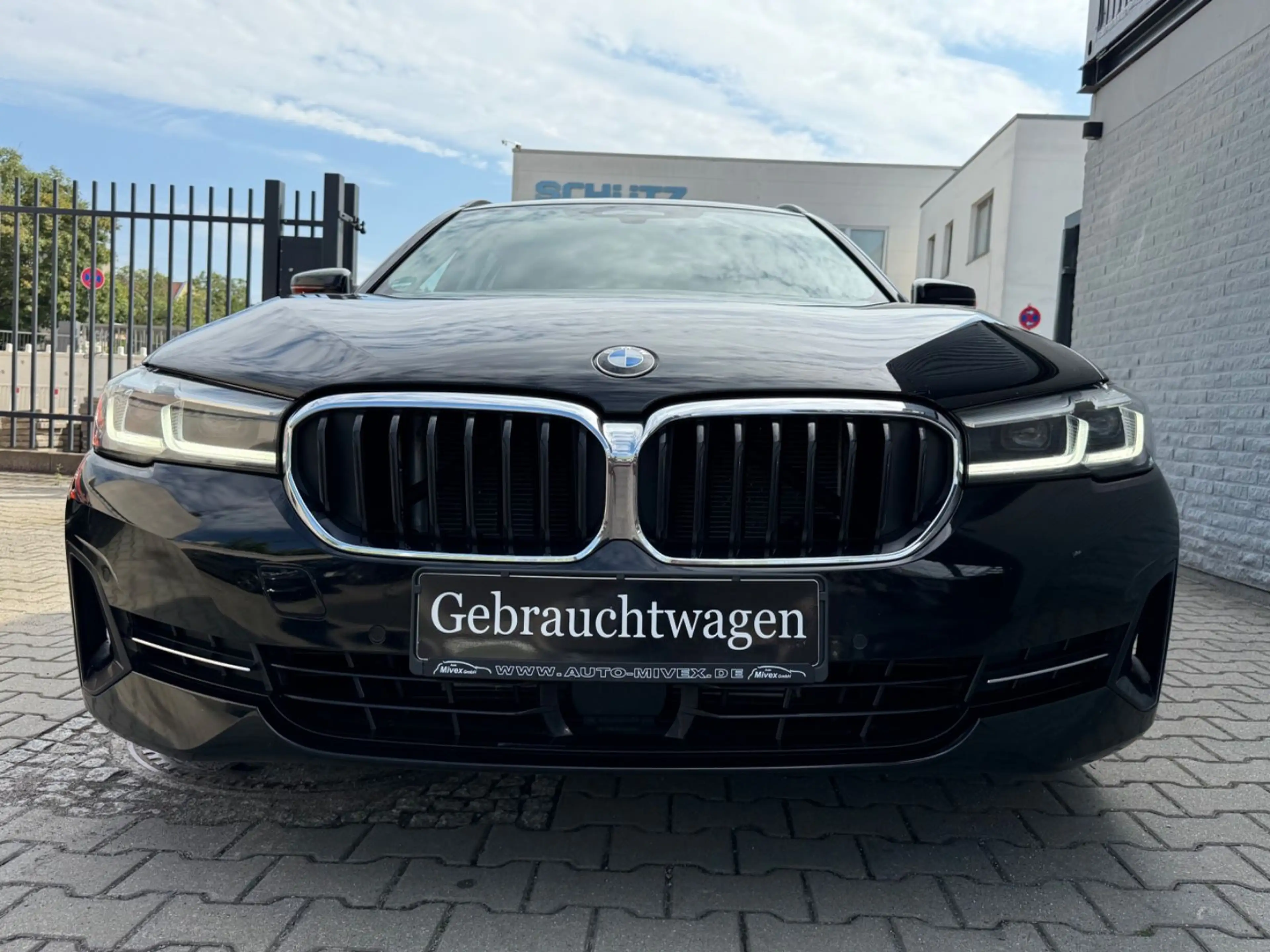 BMW 530 d xDrive Touring Head Up 1. Hand LEDER — photo 5