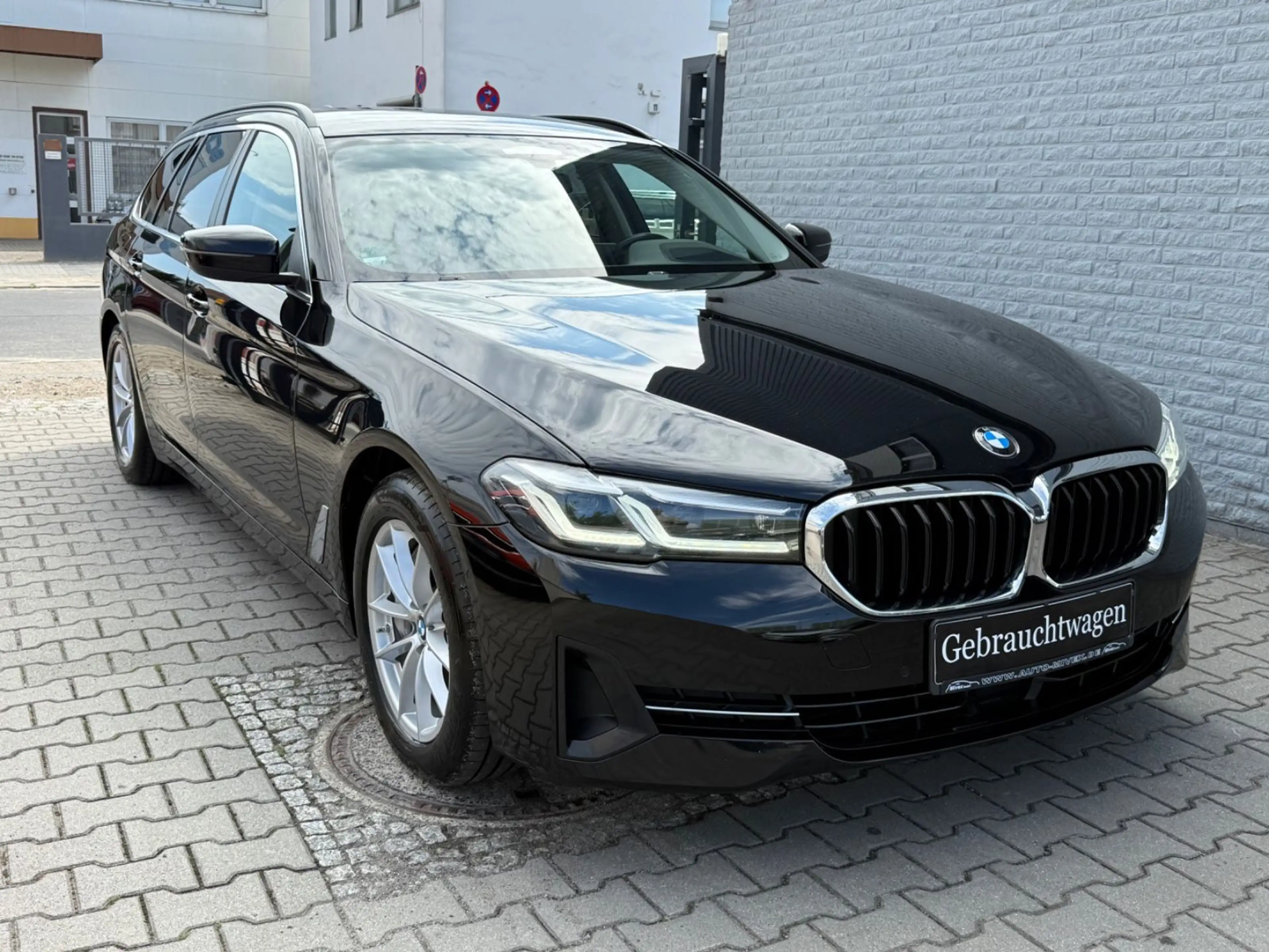 BMW 530 d xDrive Touring Head Up 1. Hand LEDER — photo 2
