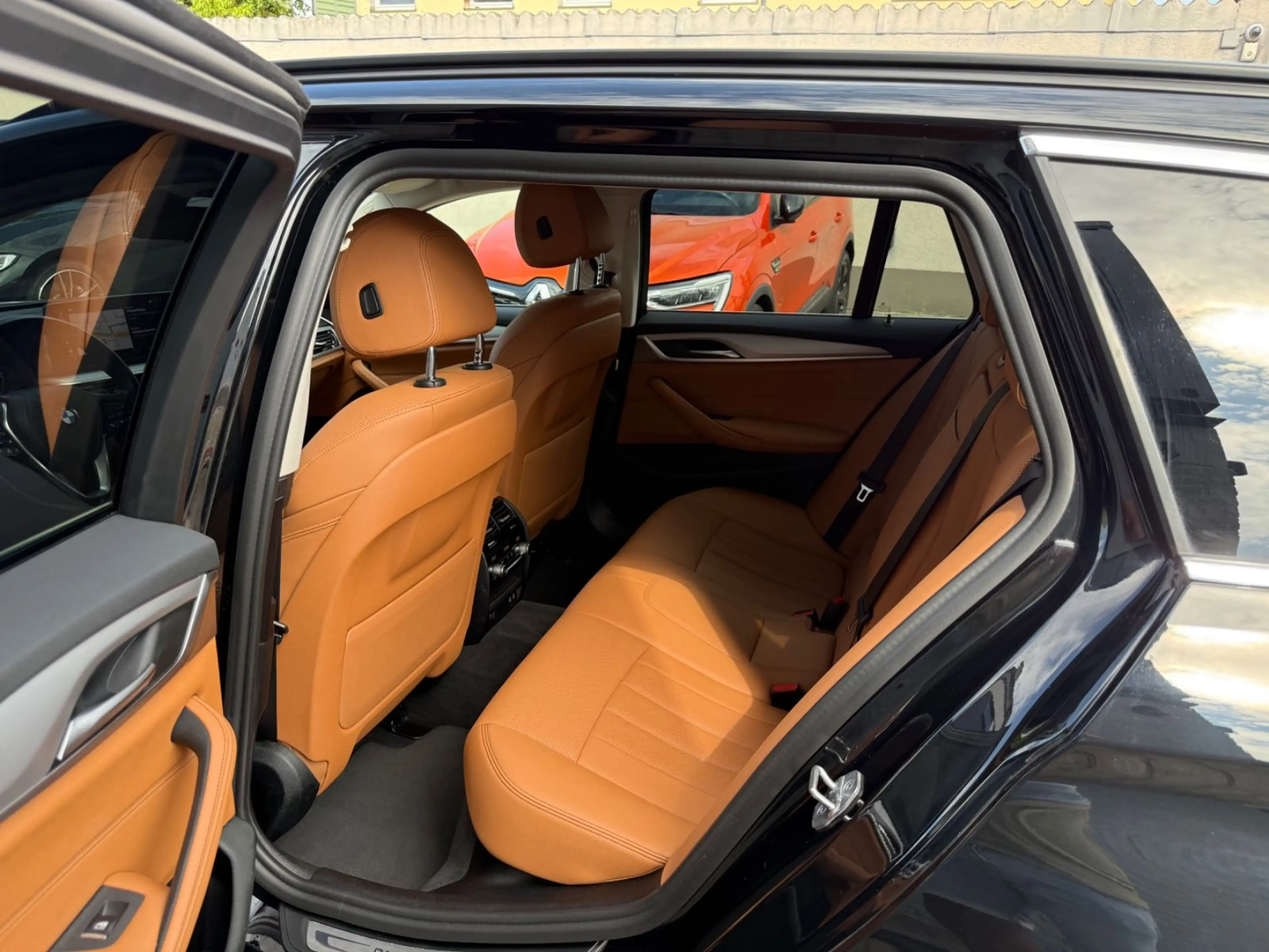 BMW 530 d xDrive Touring Head Up 1. Hand LEDER — photo 8
