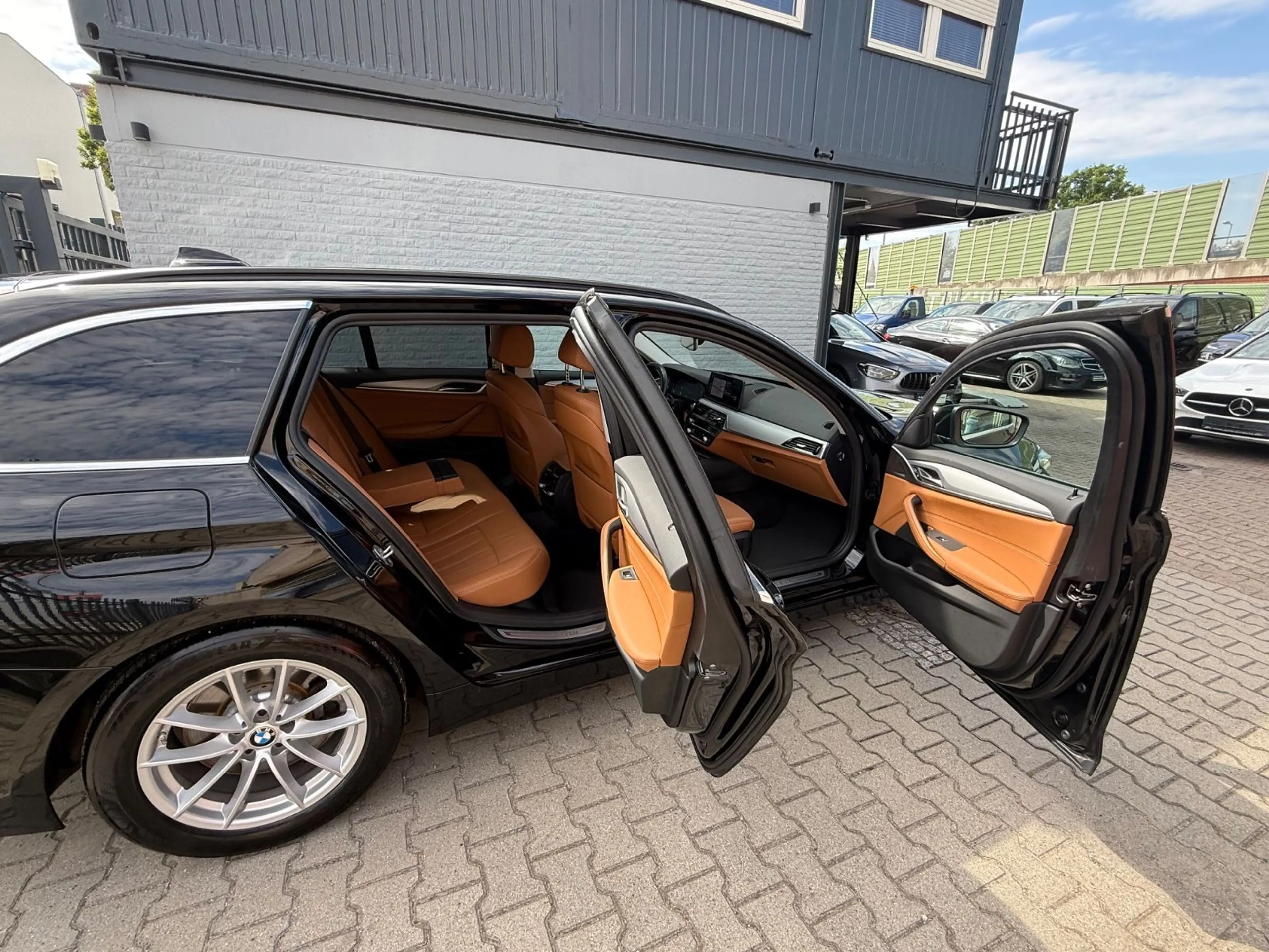 BMW 530 d xDrive Touring Head Up 1. Hand LEDER — photo 12