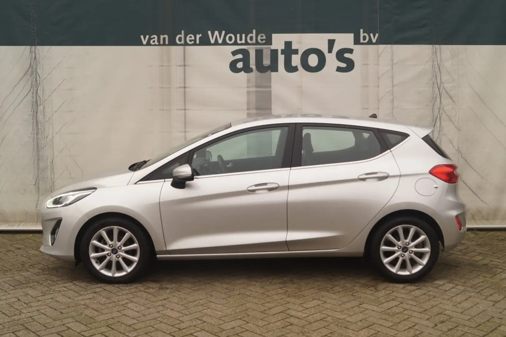 Ford Fiesta 1.0 EcoBoost Titanium -NAVI-ECC-CRUISE- Grijs - 1