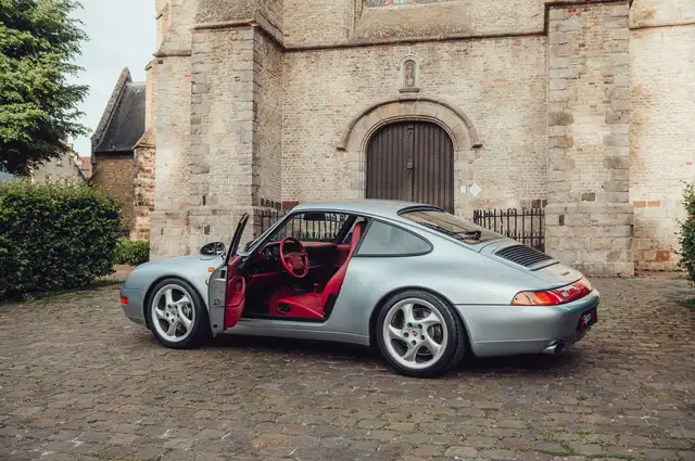 Porsche 993 Carrera | Flamenco Red Leather | 6-Speed | LSD | 54.000km