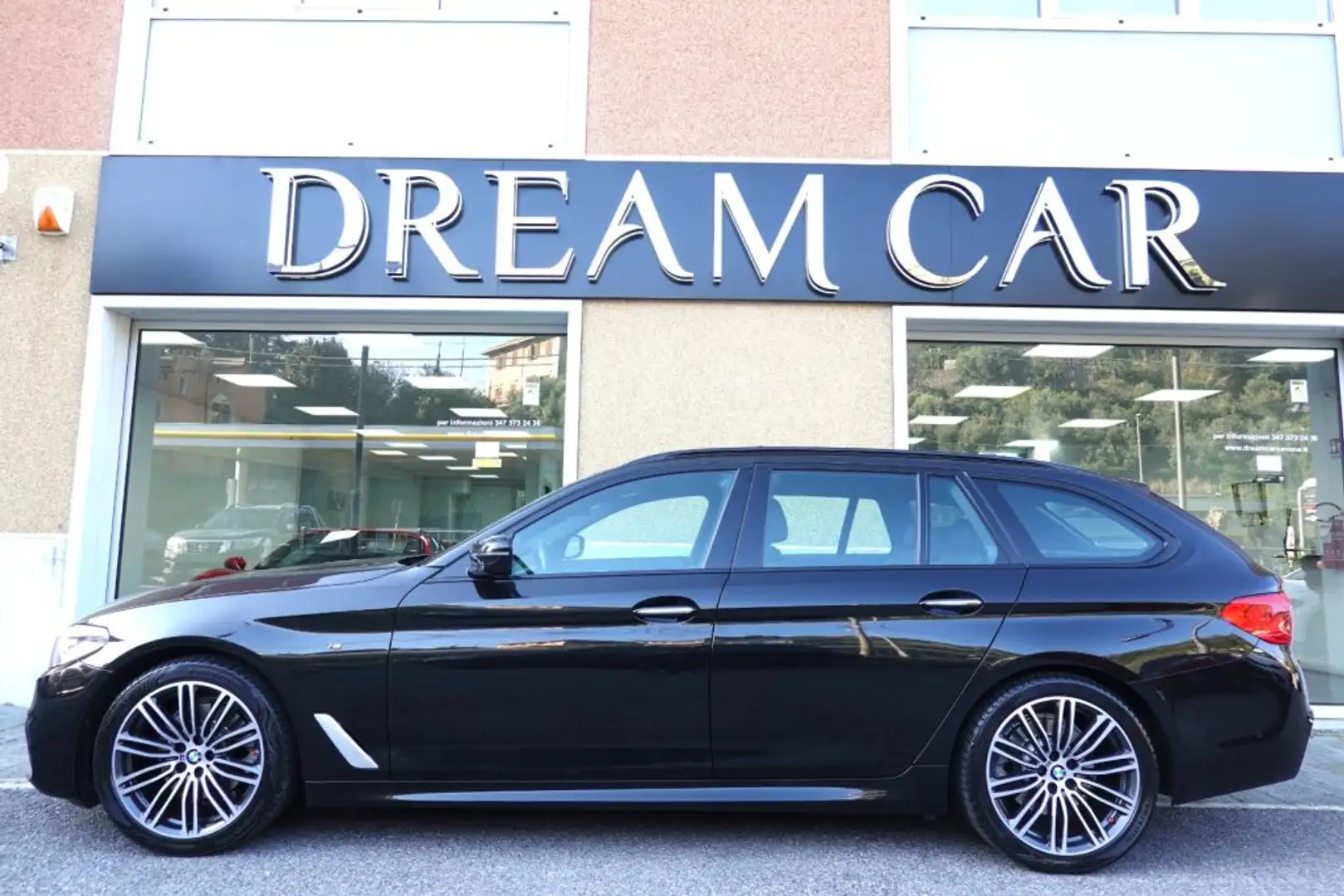 BMW 520 d xDrive Touring Msport Czarny - 2