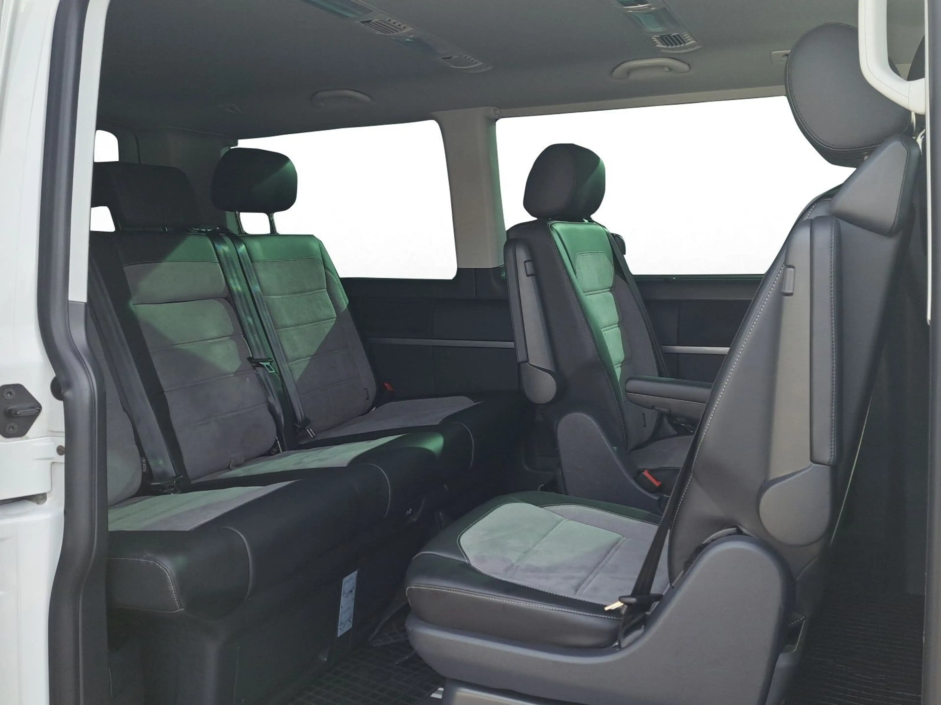 Volkswagen T6.1 Multivan Comfortline 2.0 TDI ACC|NAVI|STAND — photo 15