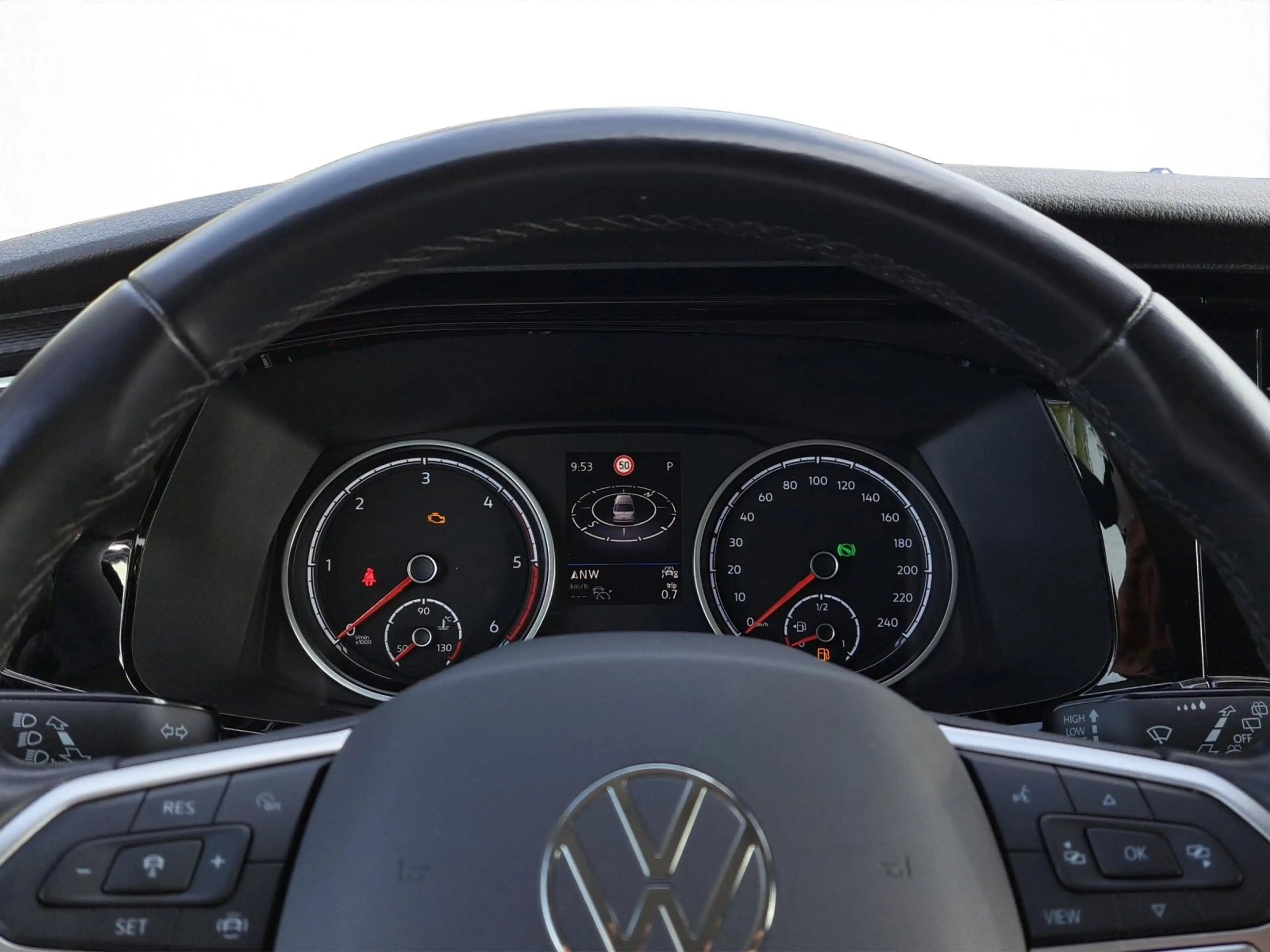 Volkswagen T6.1 Multivan Comfortline 2.0 TDI ACC|NAVI|STAND — photo 9