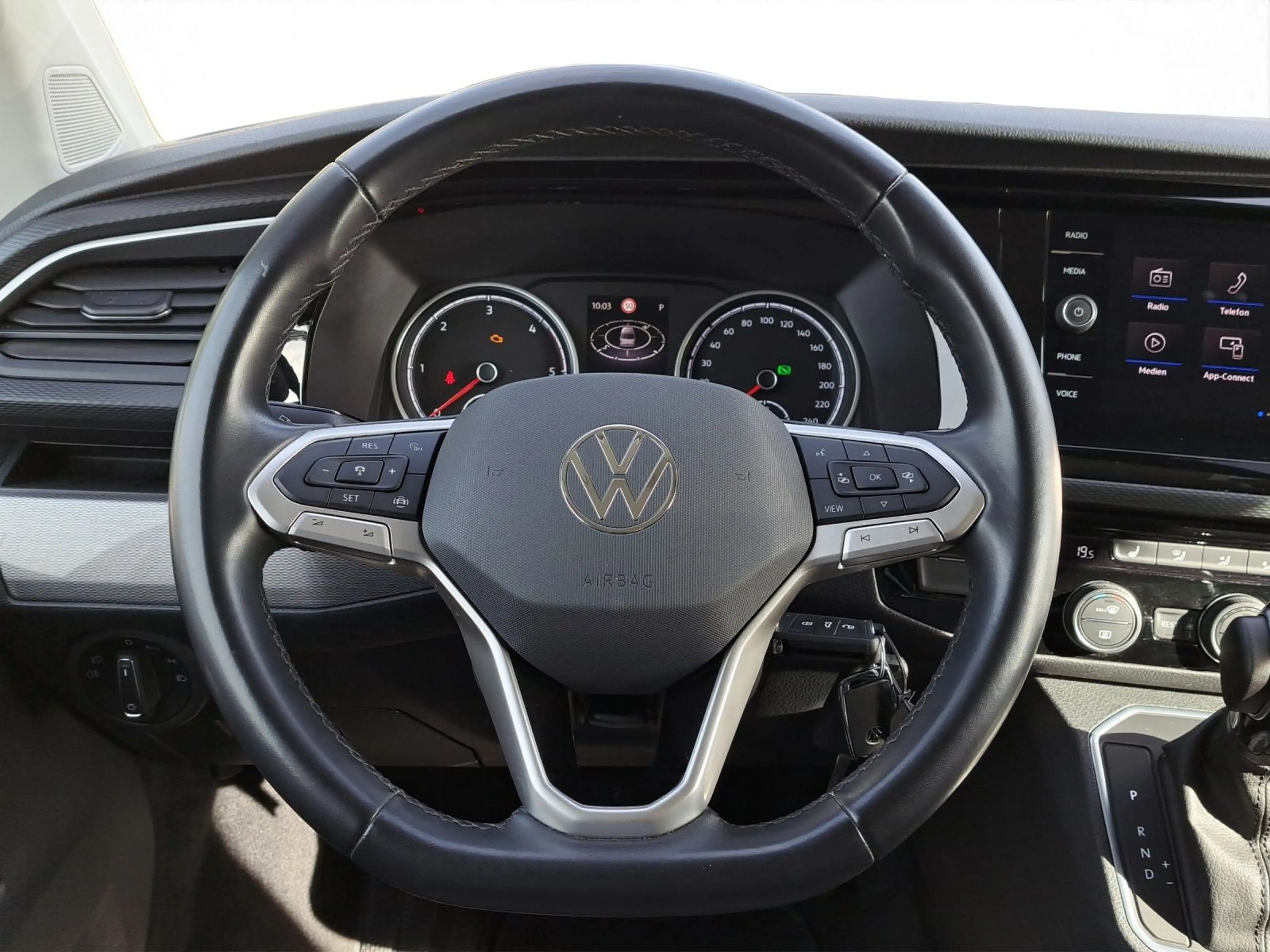 Volkswagen T6.1 Multivan Comfortline 2.0 TDI ACC|NAVI|STAND — photo 8