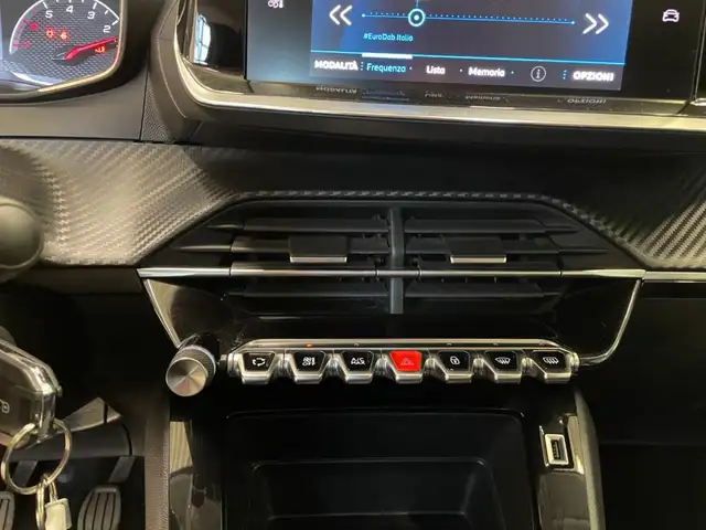 Peugeot 208 view 14