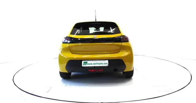 Peugeot 208 view 4