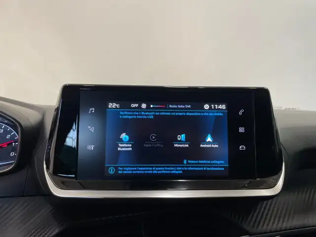 Peugeot 208 view 11