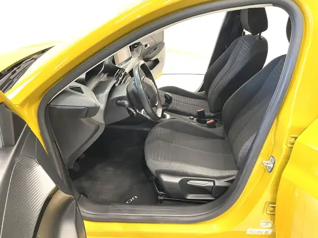 Peugeot 208 view 6