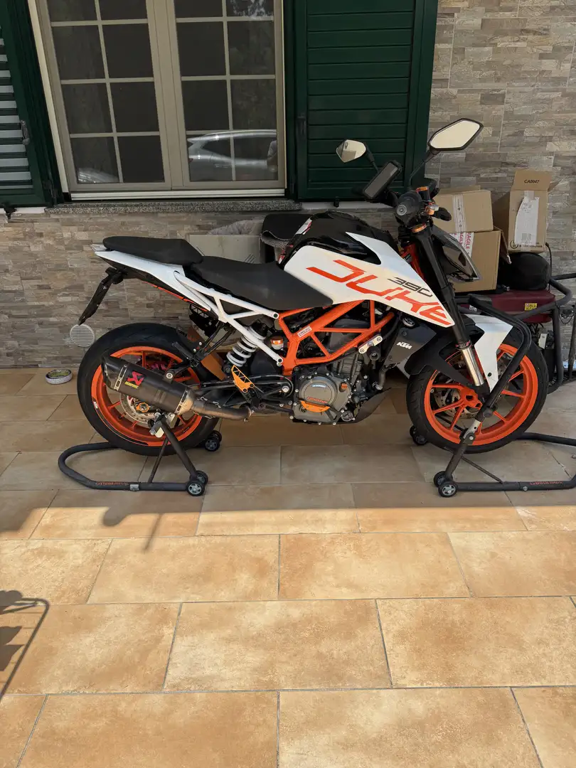 KTM 390 Duke - 1