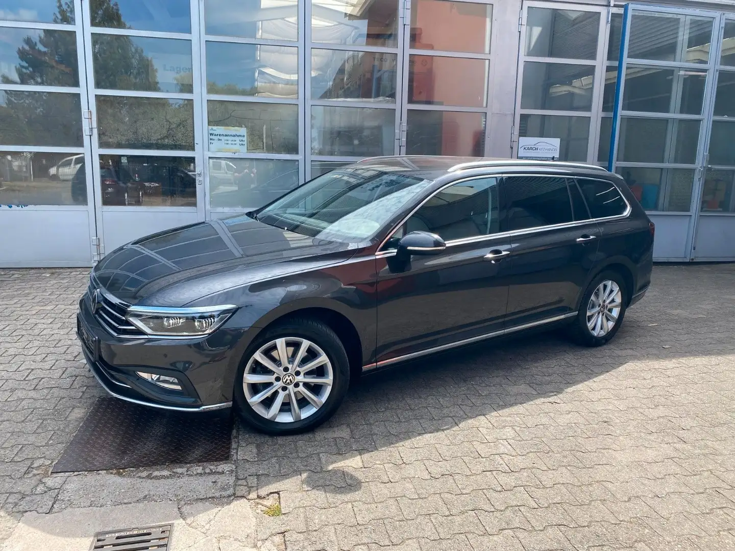 Volkswagen Passat Variant Passat Elegance/Automatik/AHK/Rückfahrkamera/IQ Grau - 2
