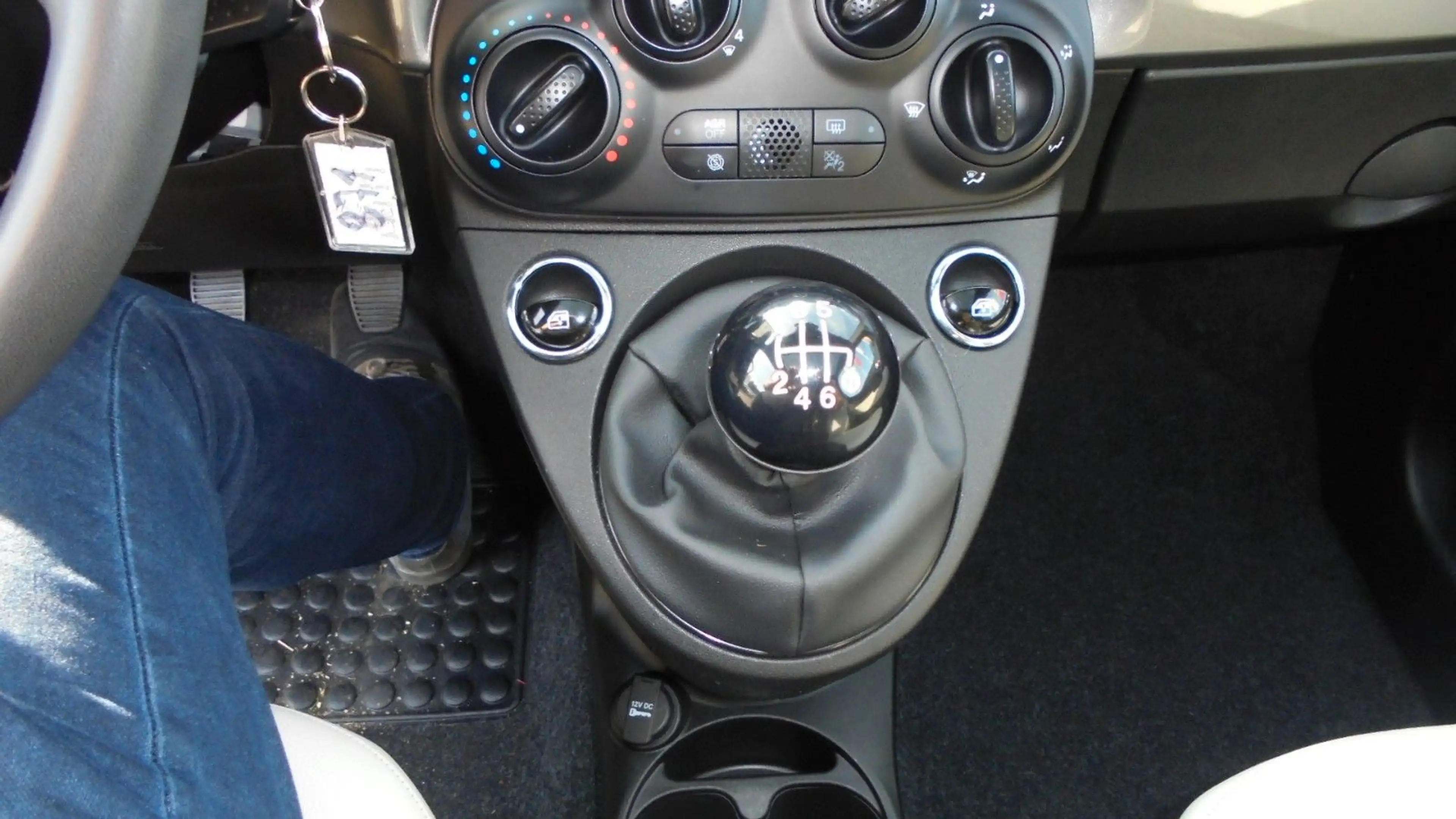 Fiat 500 DolceVita, PDC,Klima,Glasdach,Tempomat,NSW, — photo 10