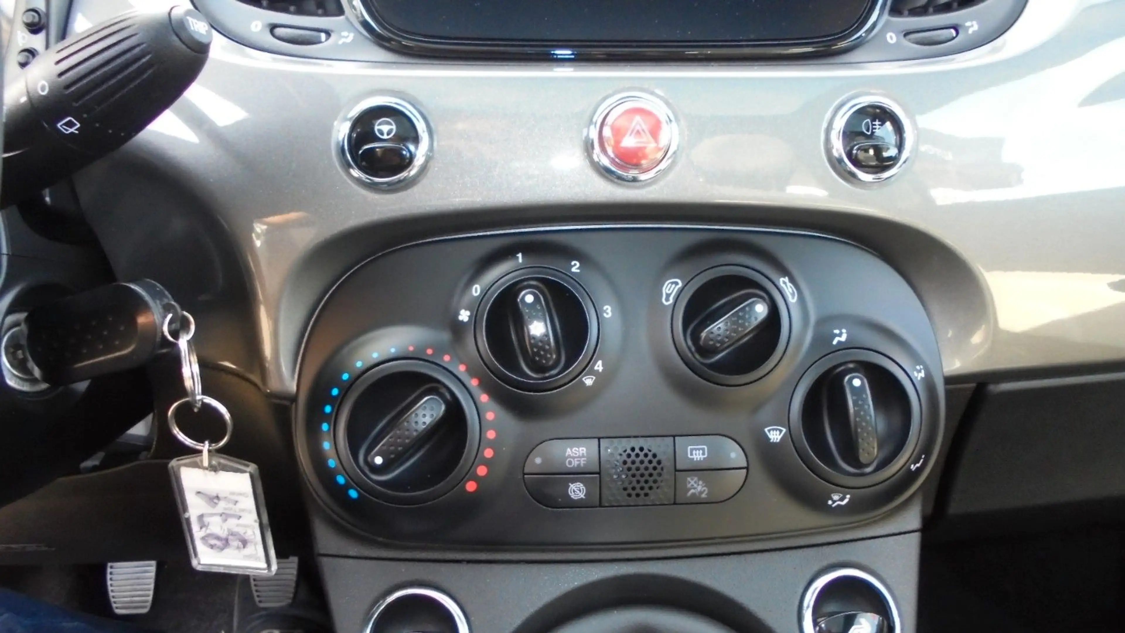 Fiat 500 DolceVita, PDC,Klima,Glasdach,Tempomat,NSW, — photo 9