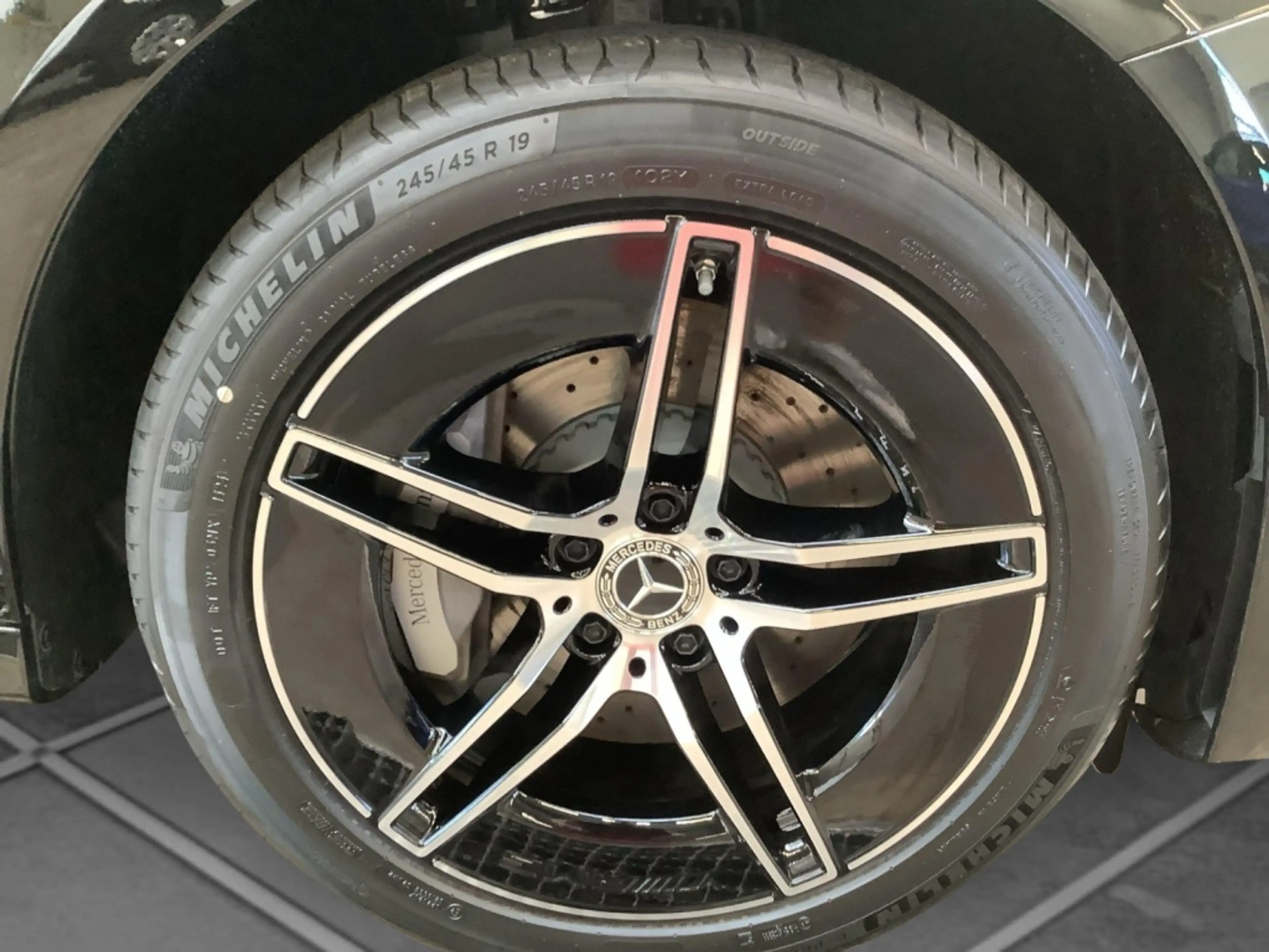 Mercedes-Benz E 450 d 4M T AMG/Night/Digital/Panorama-SD/360°K — photo 6