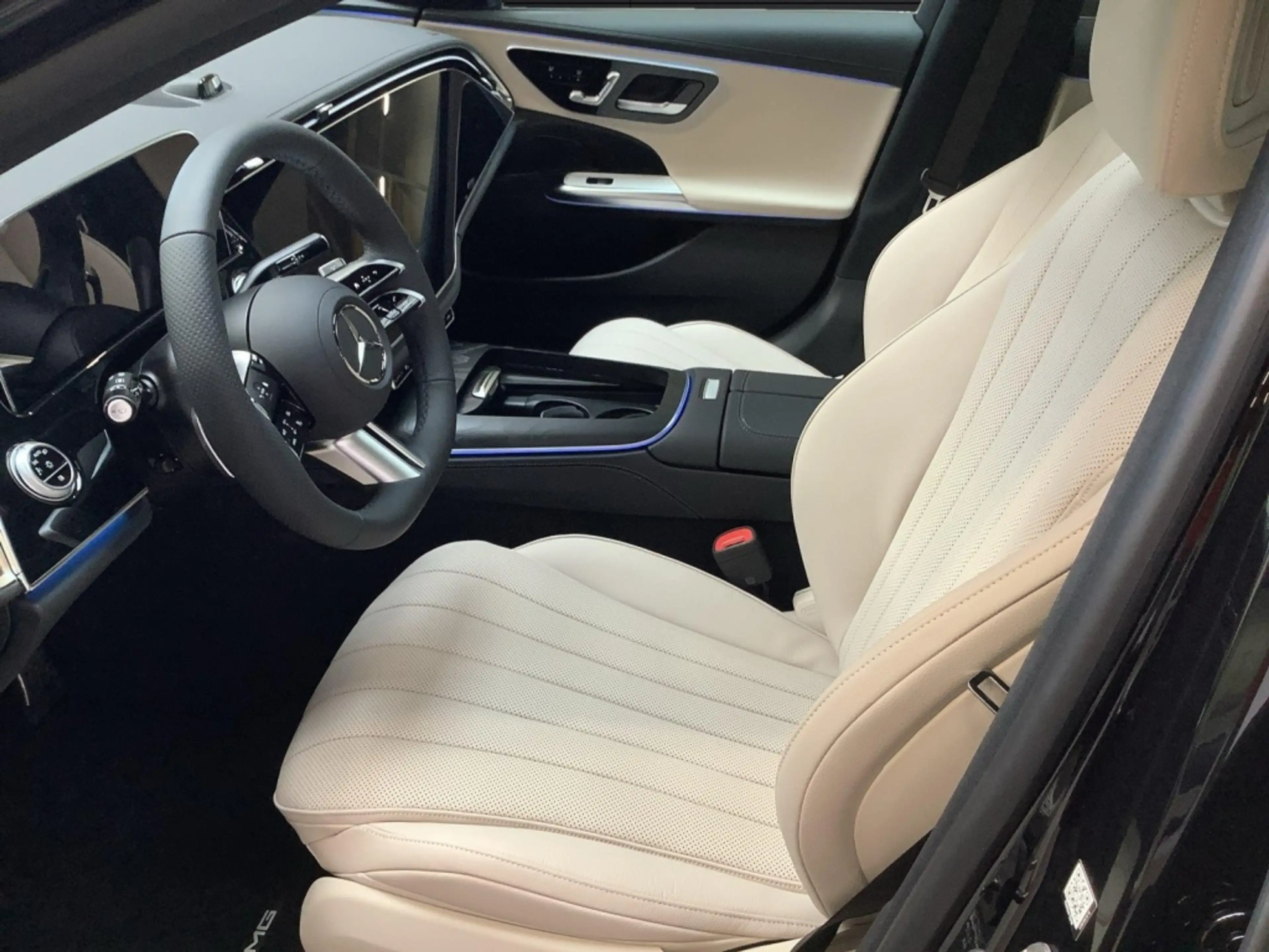 Mercedes-Benz E 450 d 4M T AMG/Night/Digital/Panorama-SD/360°K — photo 8