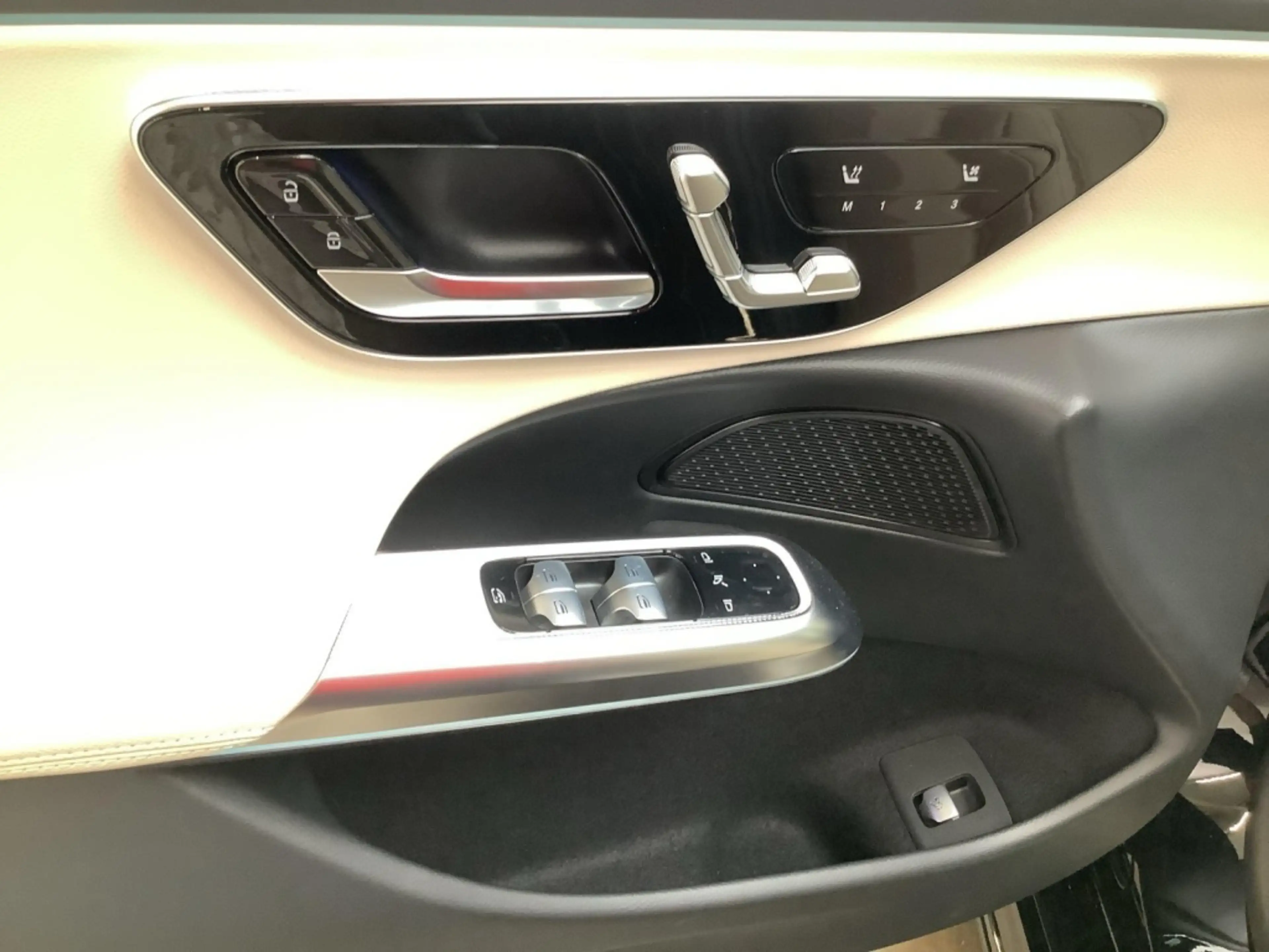 Mercedes-Benz E 450 d 4M T AMG/Night/Digital/Panorama-SD/360°K — photo 7